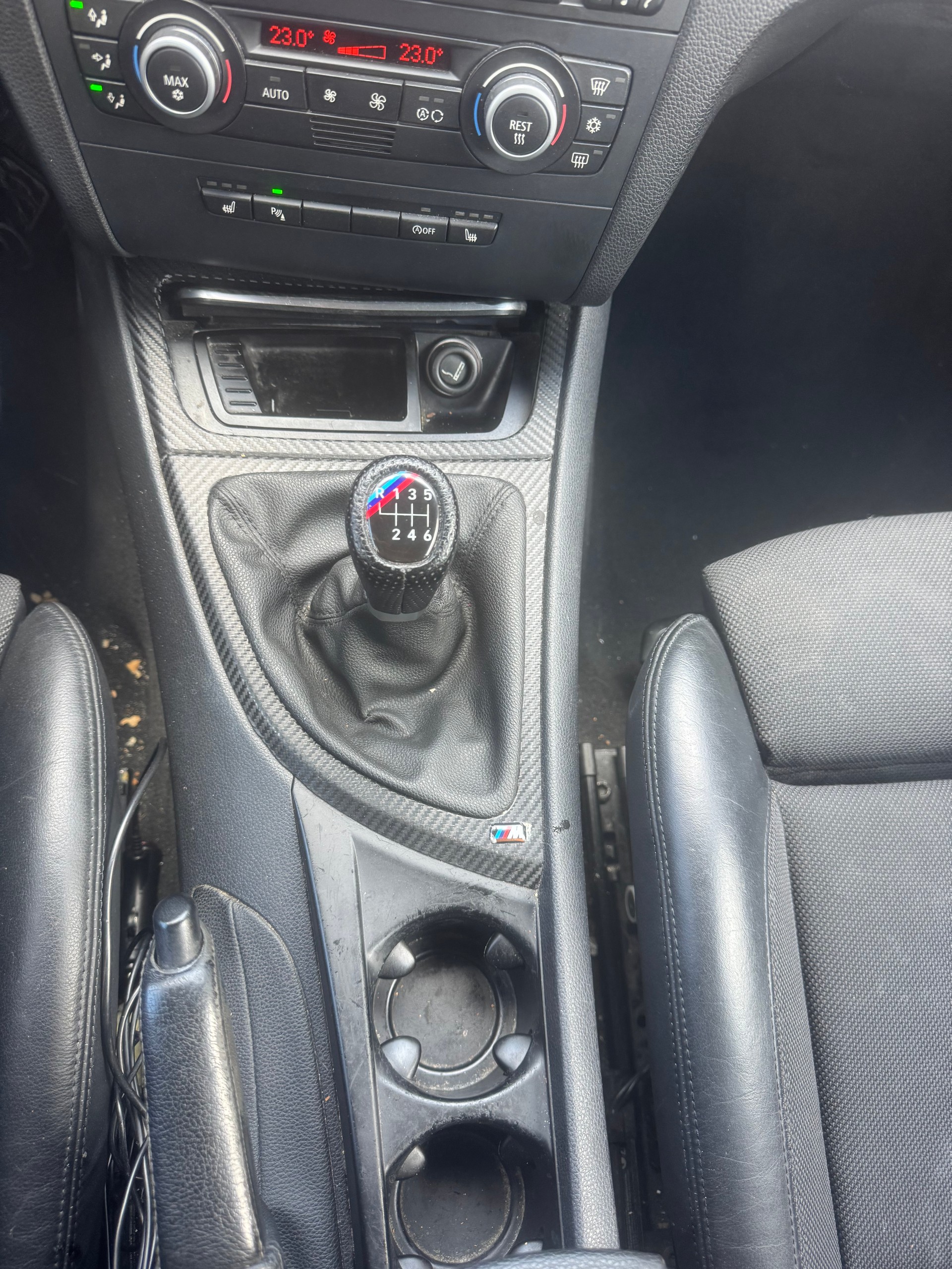 BMW 120i-image-12
