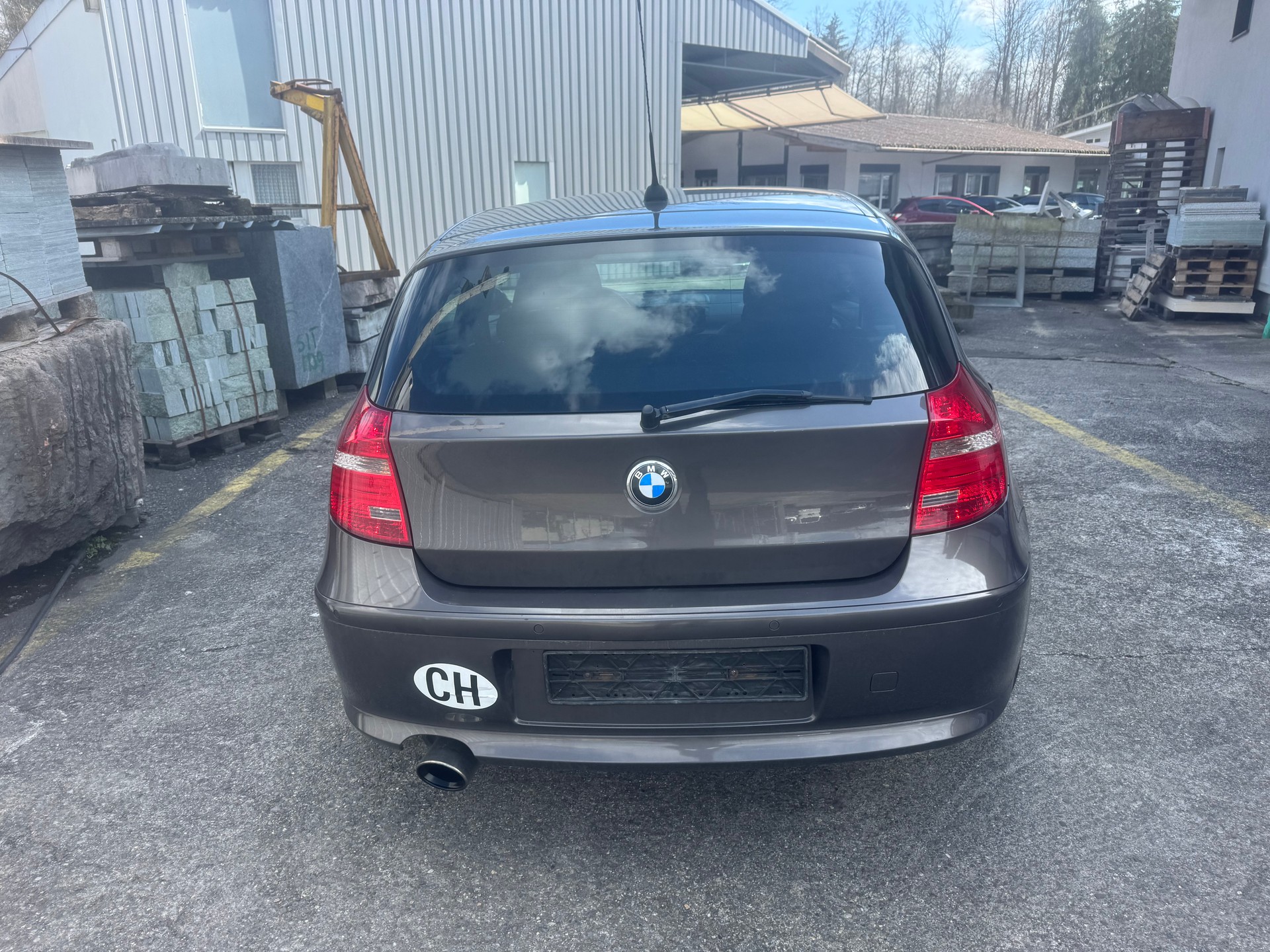 BMW 120i-image-1