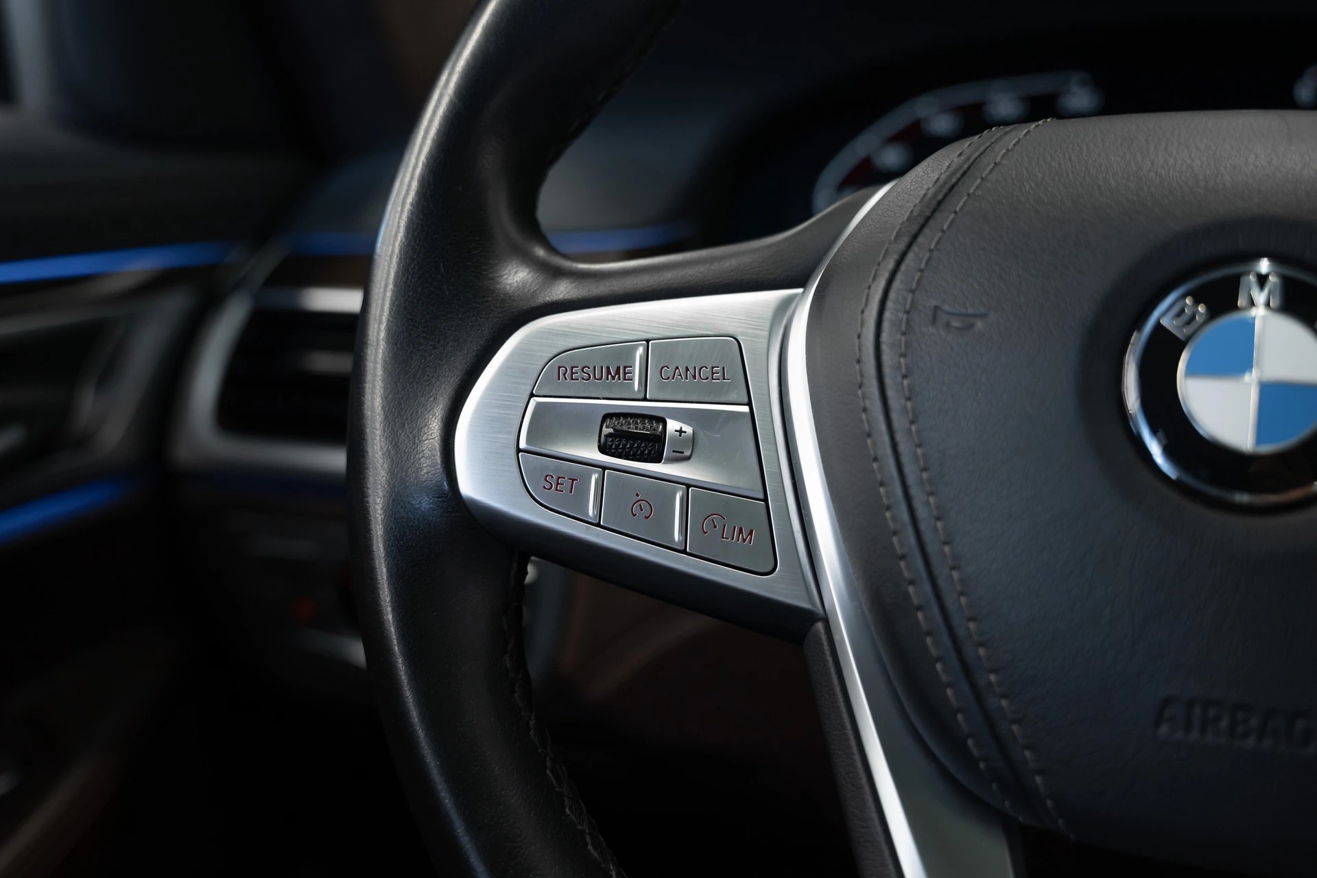 BMW 730Ld xDrive Steptronic-image-18