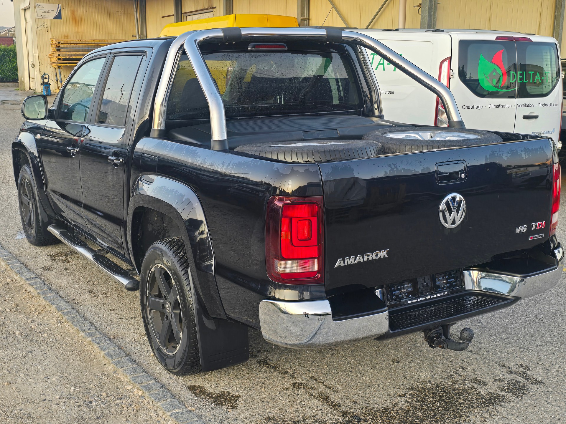 VW Amarok 3.0TDI Aventura 4Motion Automatic-image-3