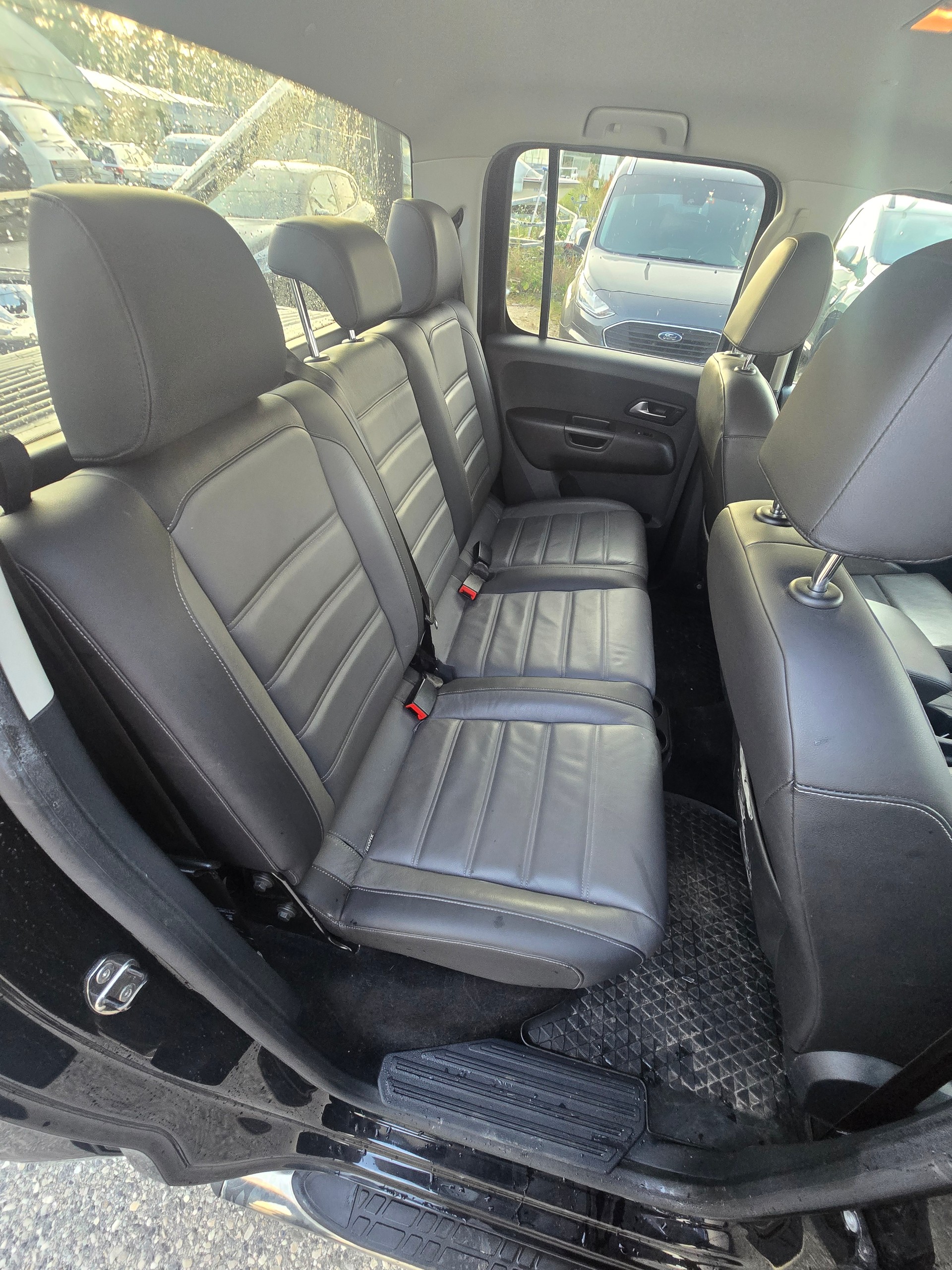 VW Amarok 3.0TDI Aventura 4Motion Automatic-image-8