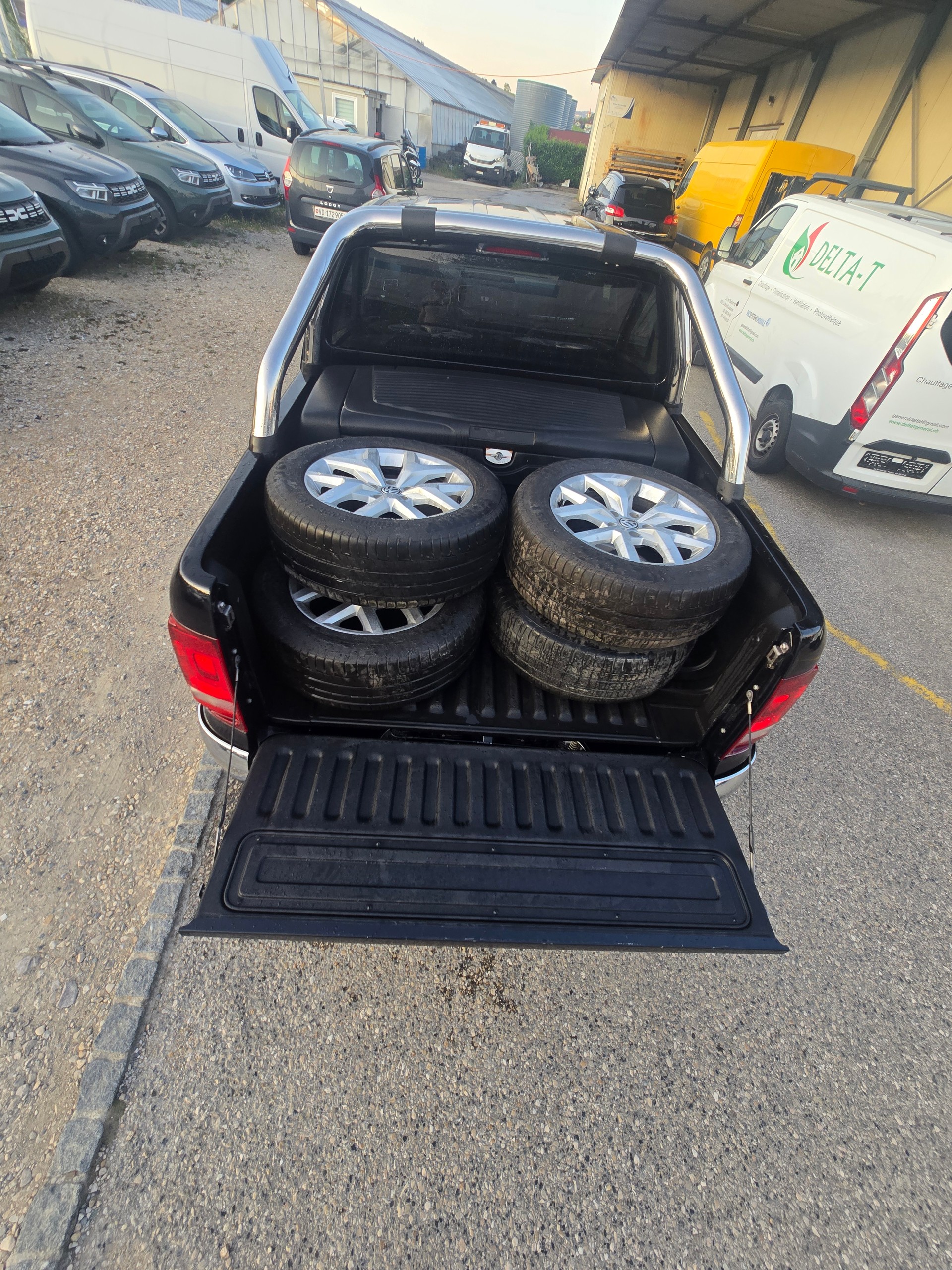 VW Amarok 3.0TDI Aventura 4Motion Automatic-image-6