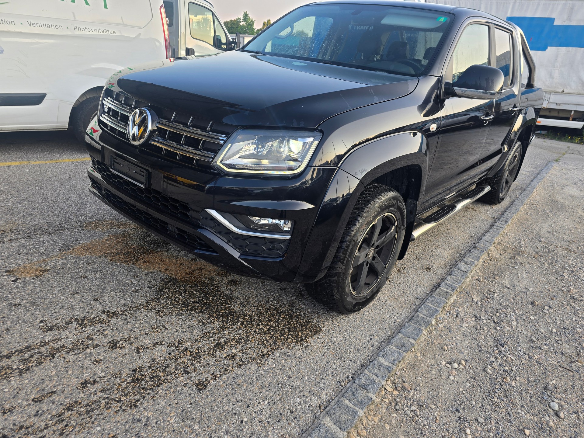 VW Amarok 3.0TDI Aventura 4Motion Automatic-image-2