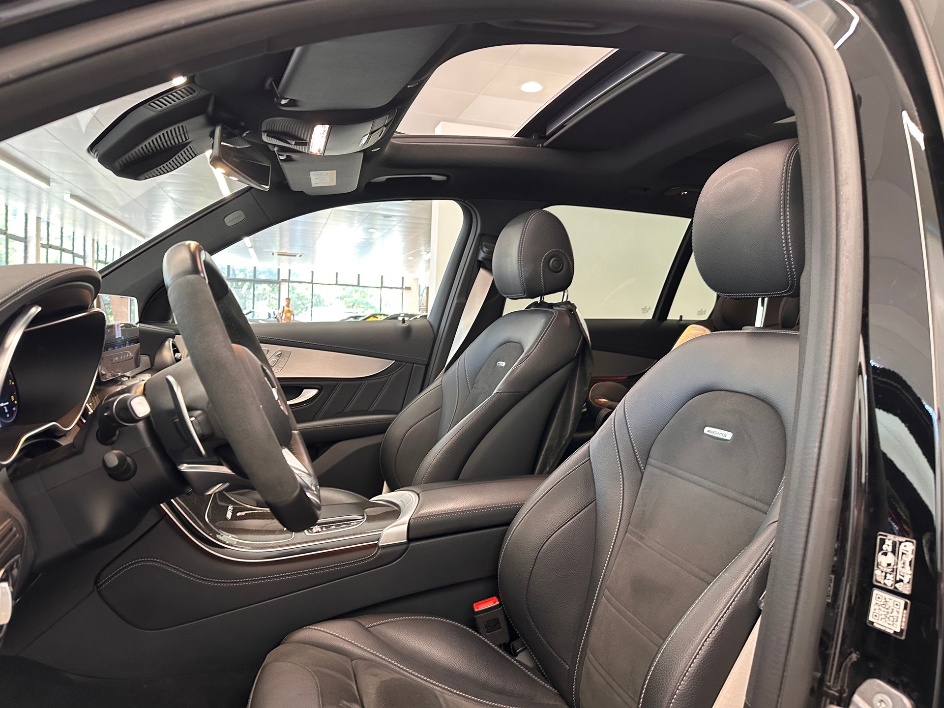 MERCEDES-BENZ GLC 63 S AMG 4Matic 9G-Tronic-image-9