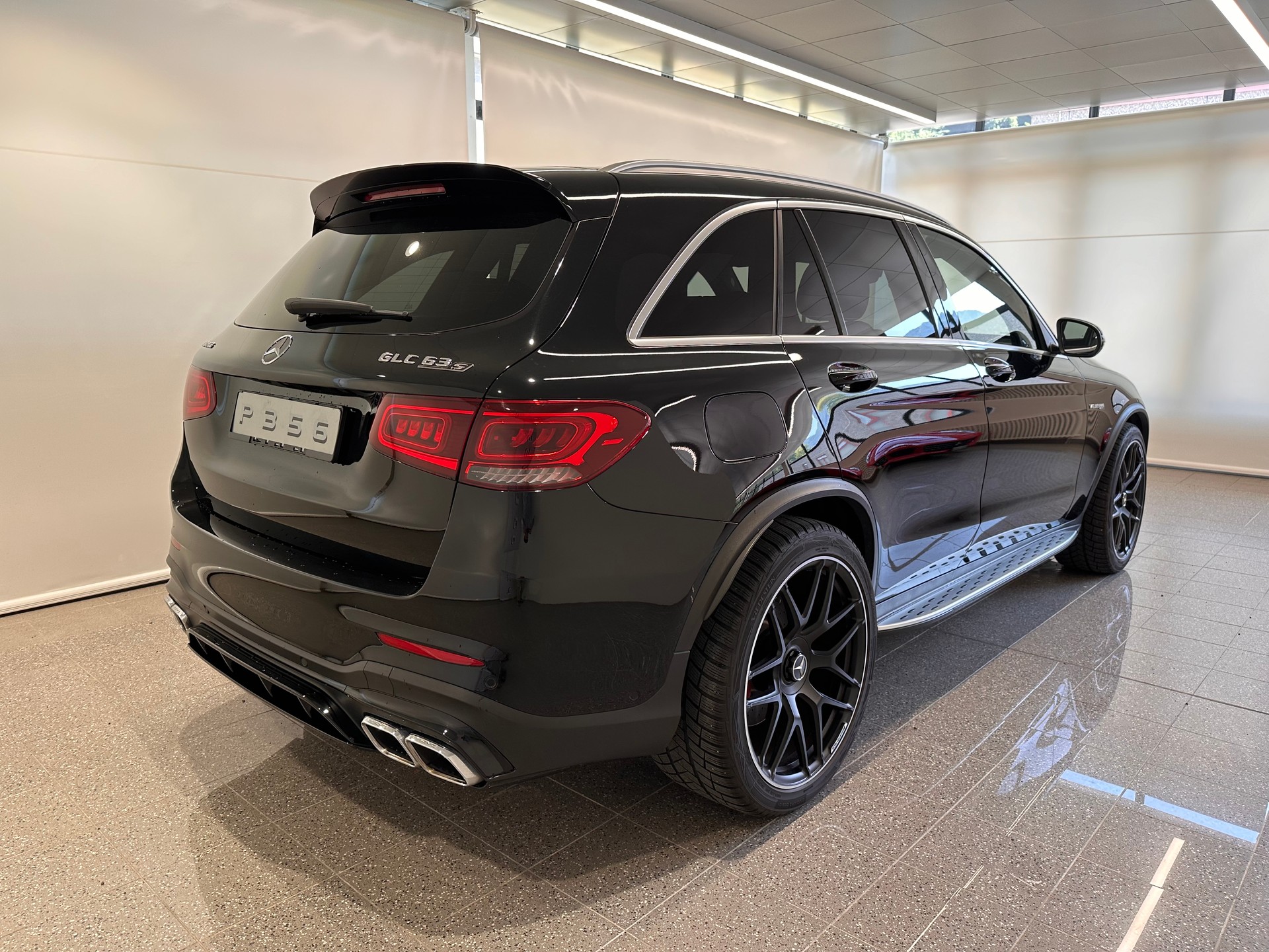 MERCEDES-BENZ GLC 63 S AMG 4Matic 9G-Tronic-image-4