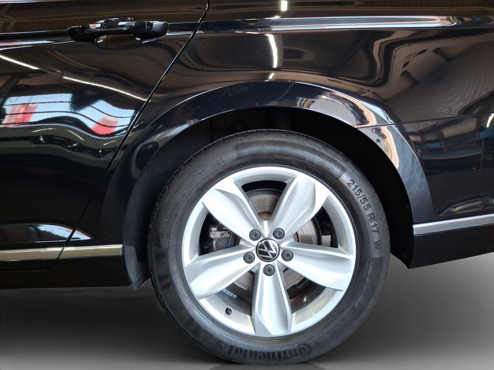 VW Passat 2.0 TDI BMT Elegance 4Motion DSG-image-14