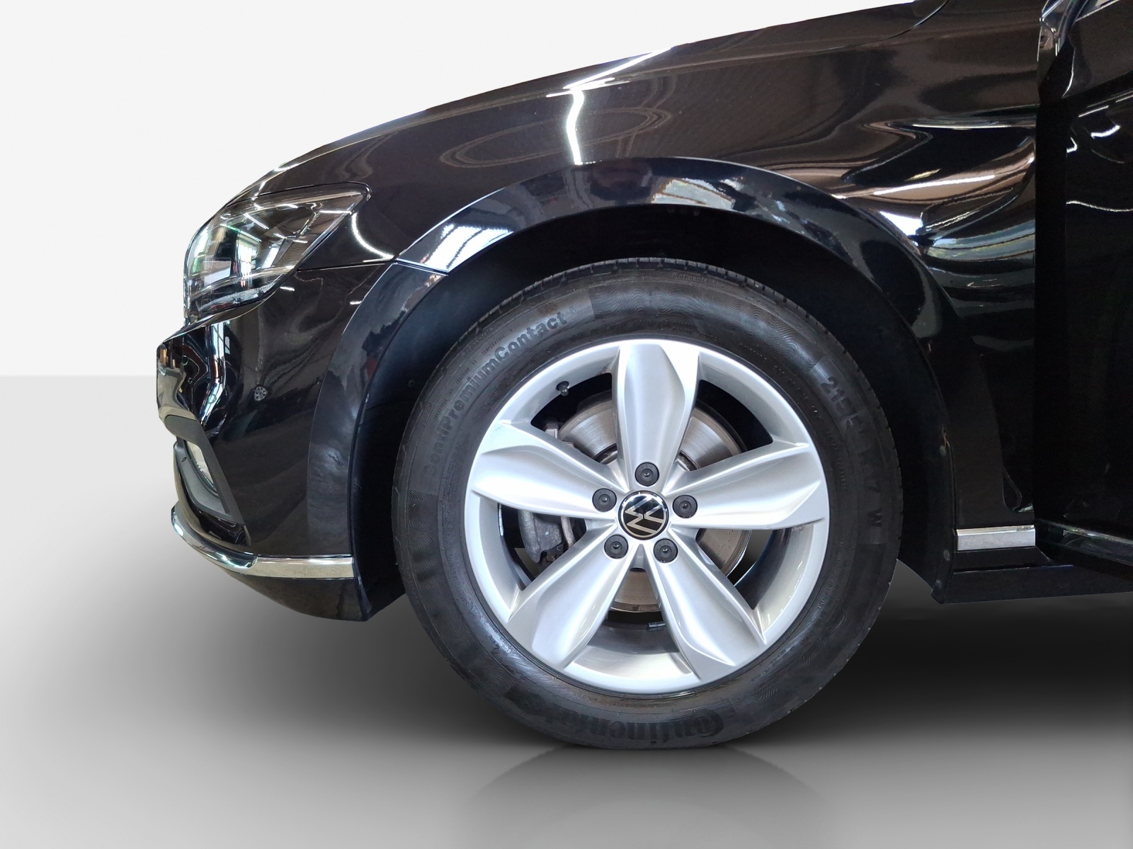 VW Passat 2.0 TDI BMT Elegance 4Motion DSG-image-15