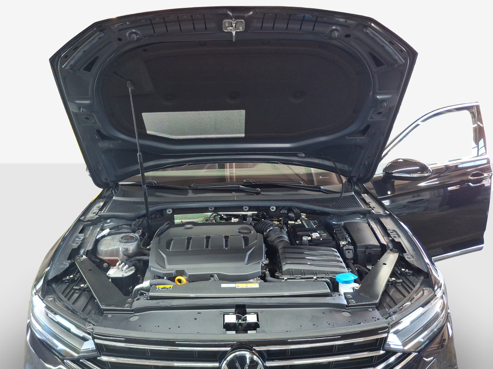 VW Passat 2.0 TDI BMT Elegance 4Motion DSG-image-13