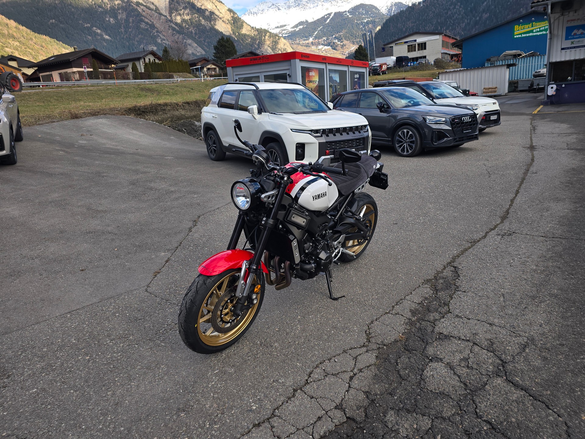 YAMAHA XSR 900-image-13