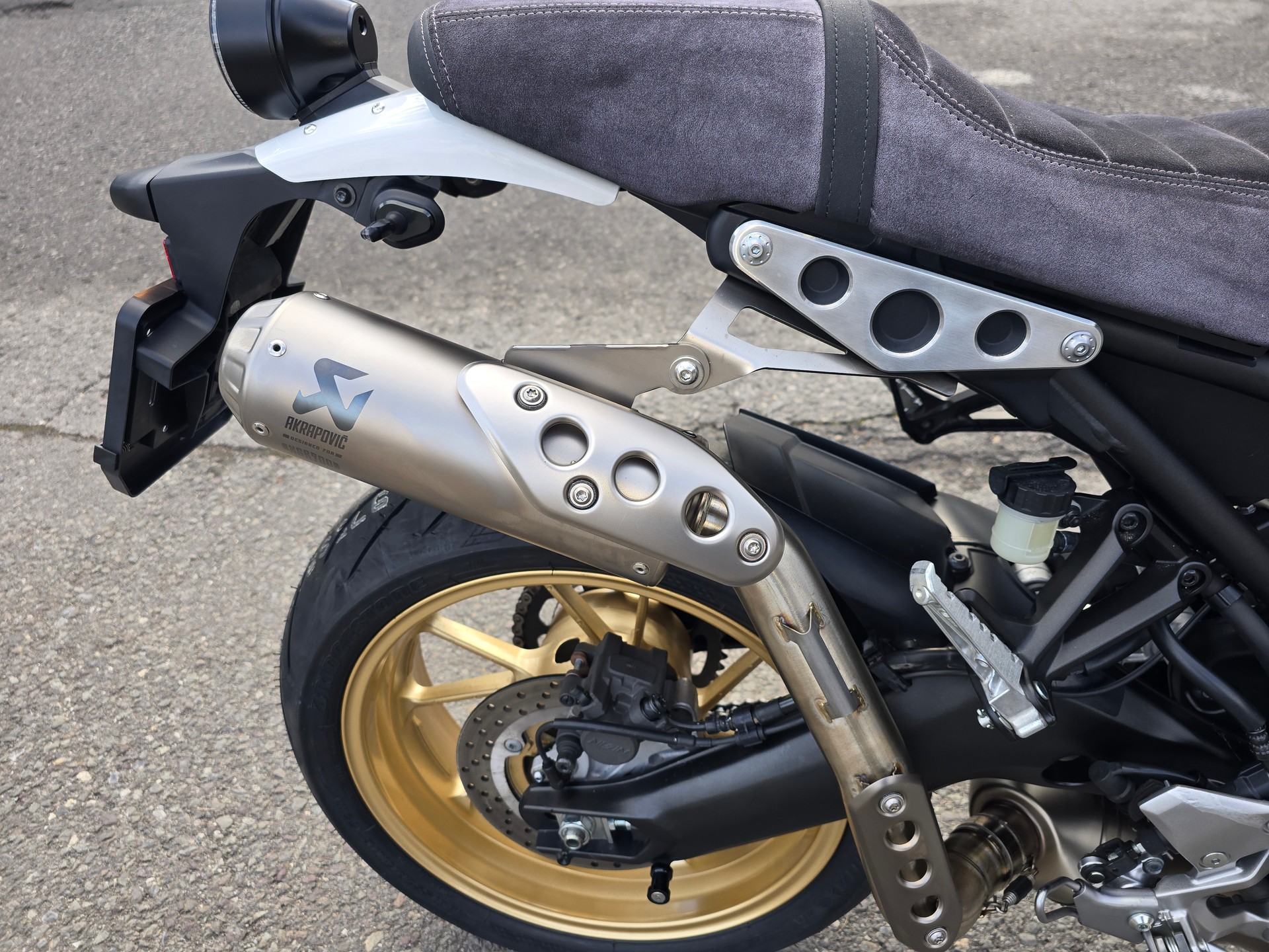 YAMAHA XSR 900-image-7