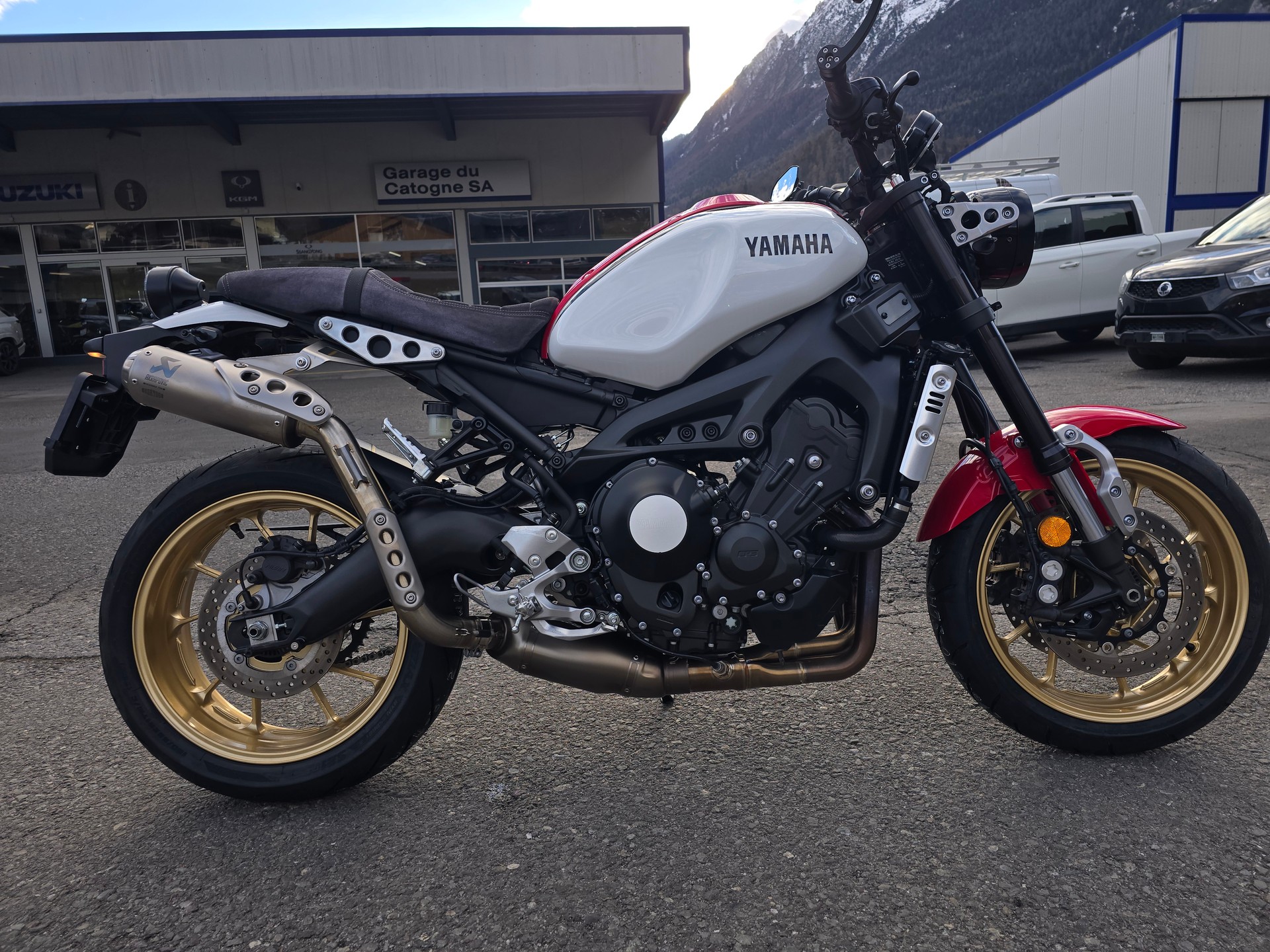 YAMAHA XSR 900-image-10