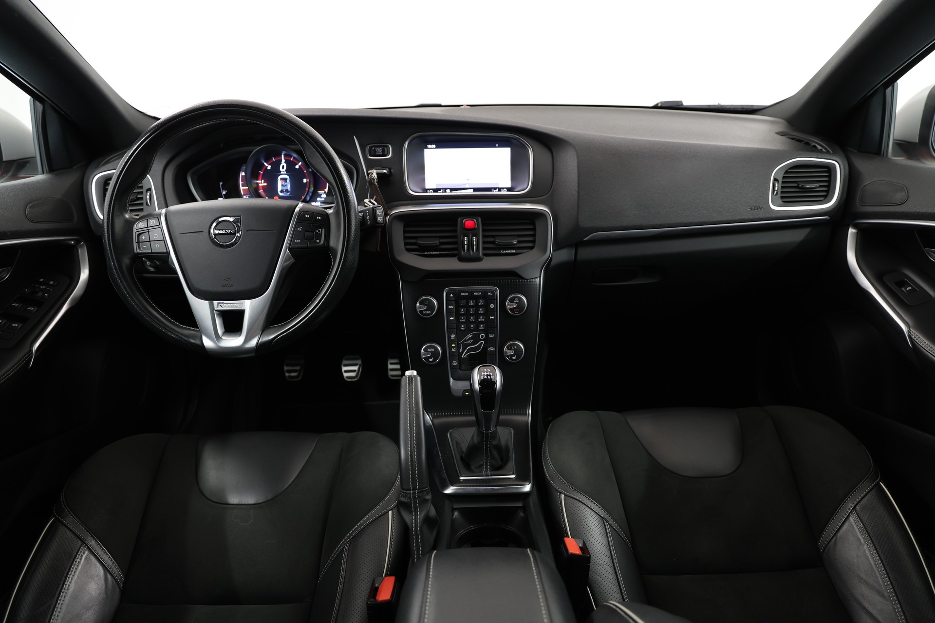 VOLVO V40 D3 R-Design-image-9