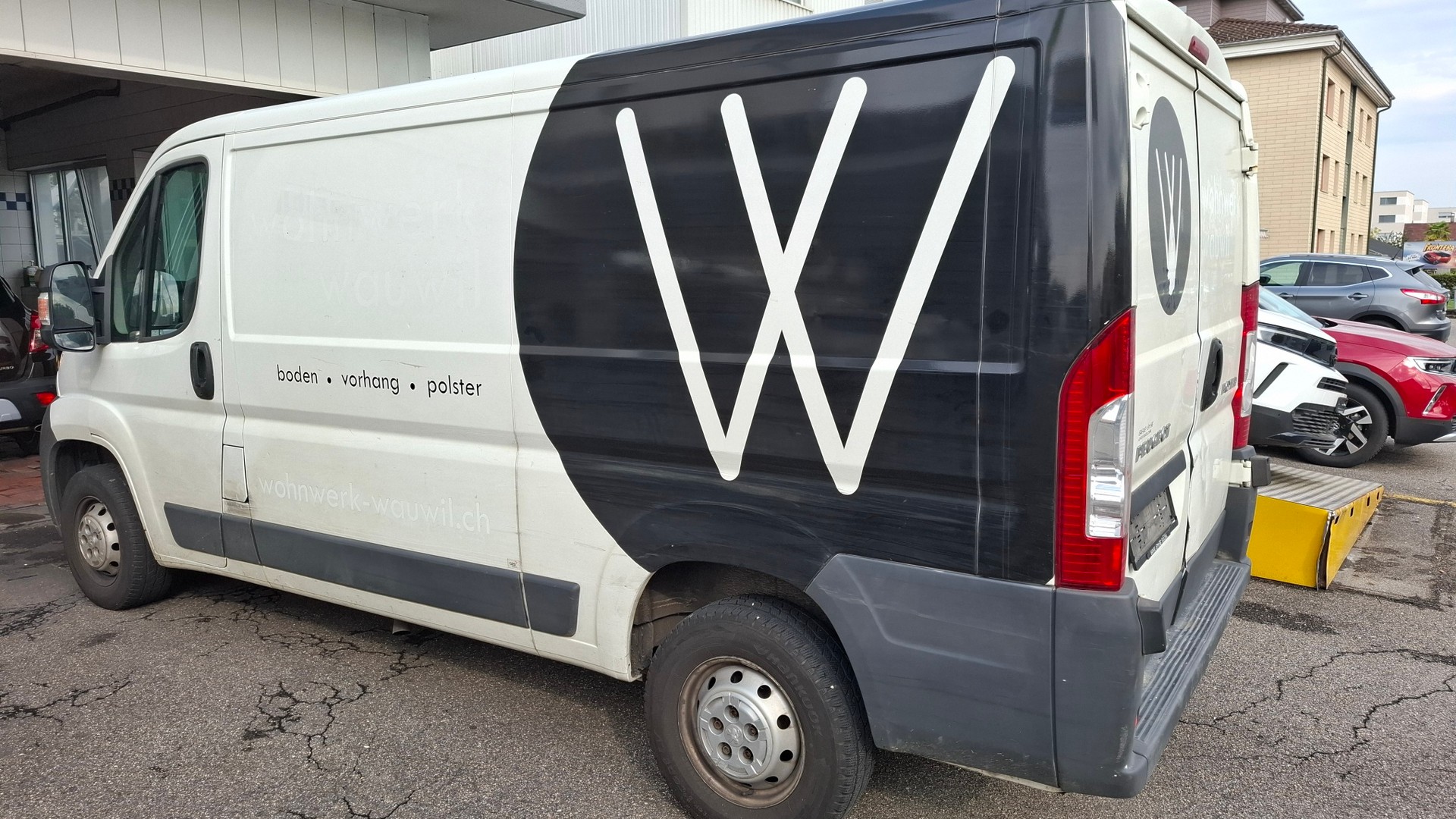 PEUGEOT Boxer 2.2 HDI 333 L2H1-image-1