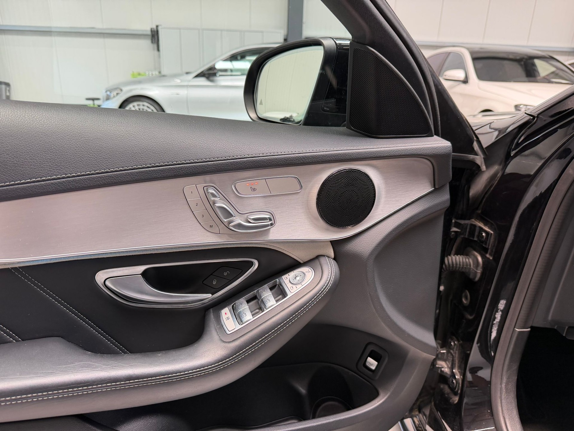 MERCEDES-BENZ C 63 S AMG Speedshift-image-23