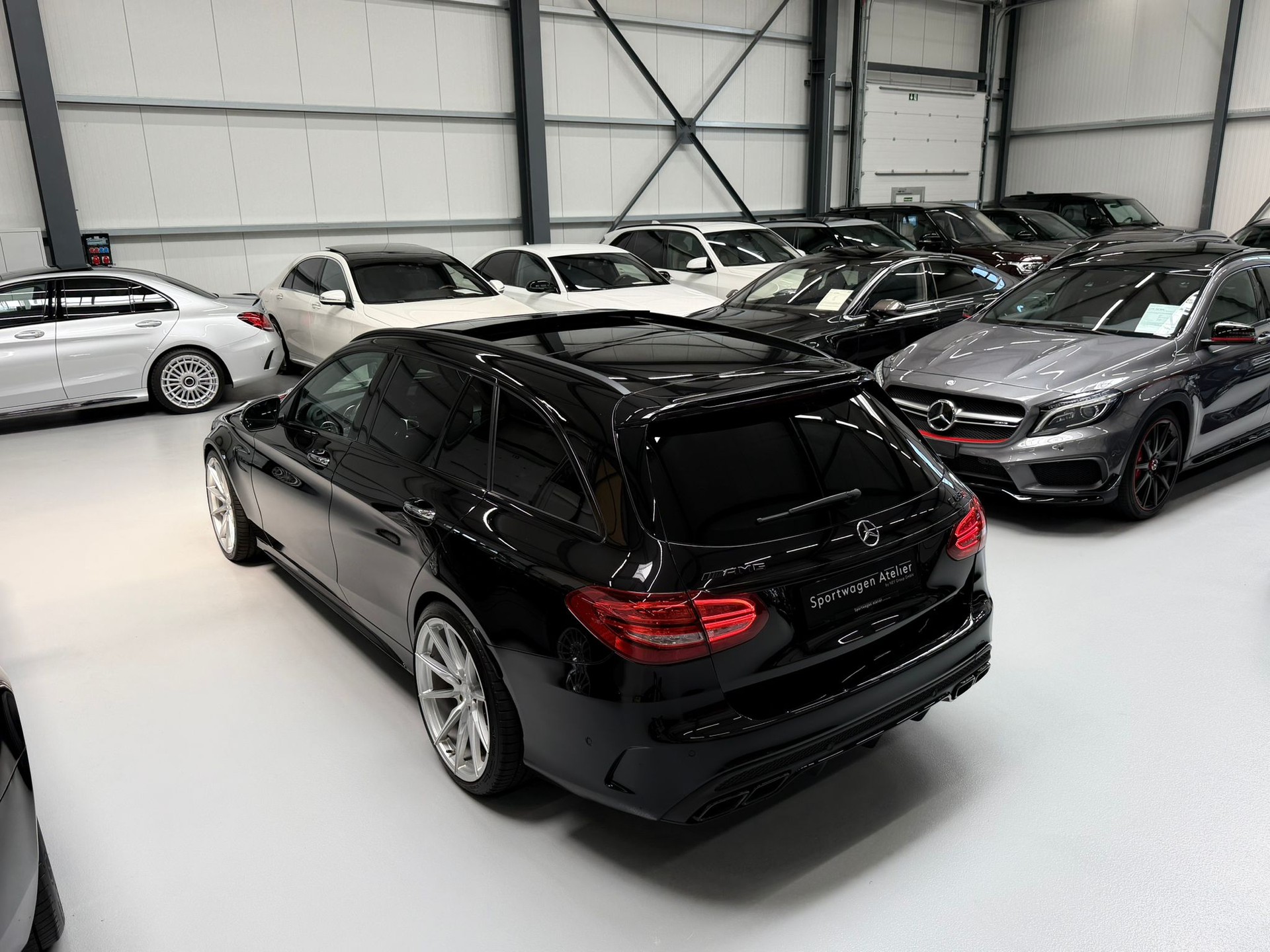 MERCEDES-BENZ C 63 S AMG Speedshift-image-4