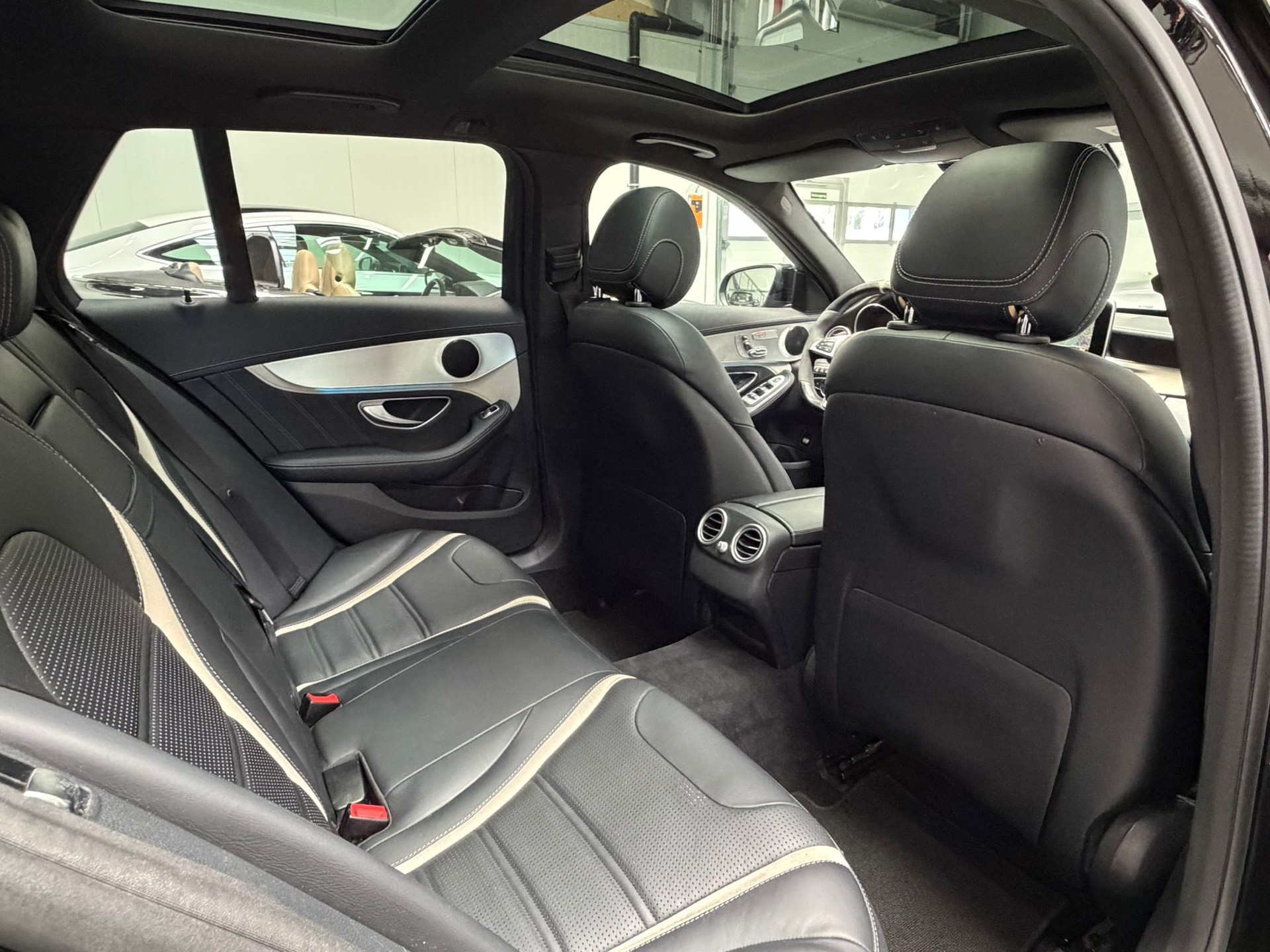 MERCEDES-BENZ C 63 S AMG Speedshift-image-26