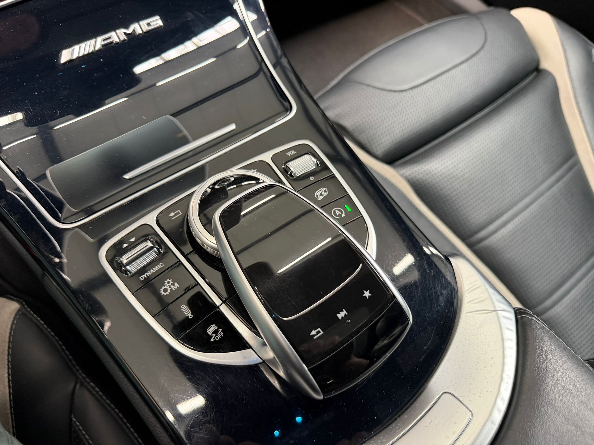 MERCEDES-BENZ C 63 S AMG Speedshift-image-17