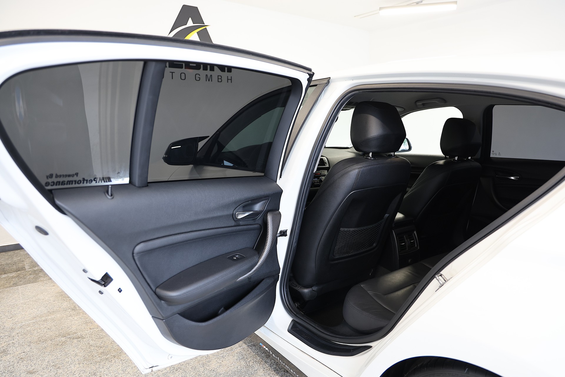 BMW 120i Sport Line-image-13