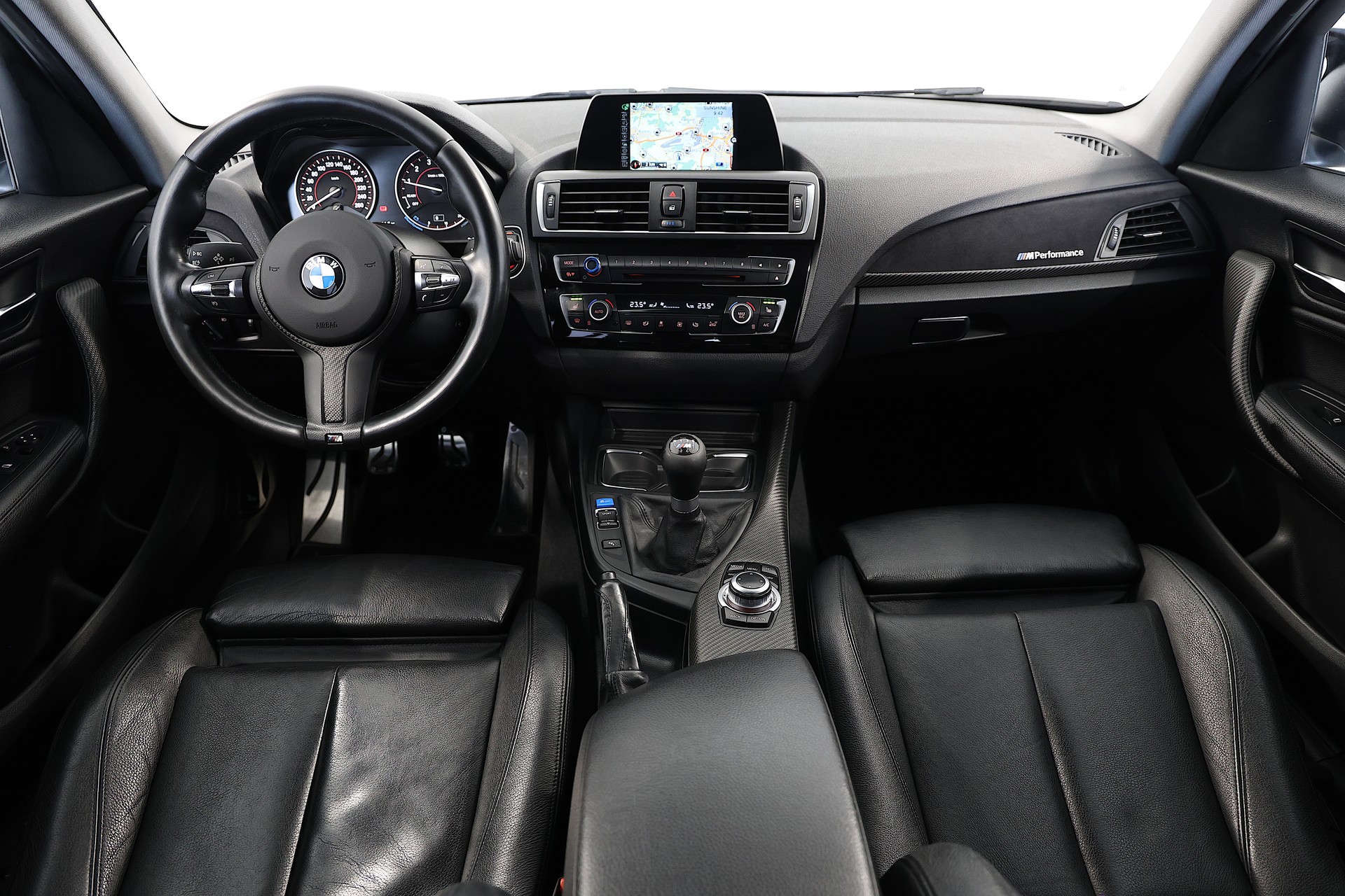 BMW 120i Sport Line-image-9