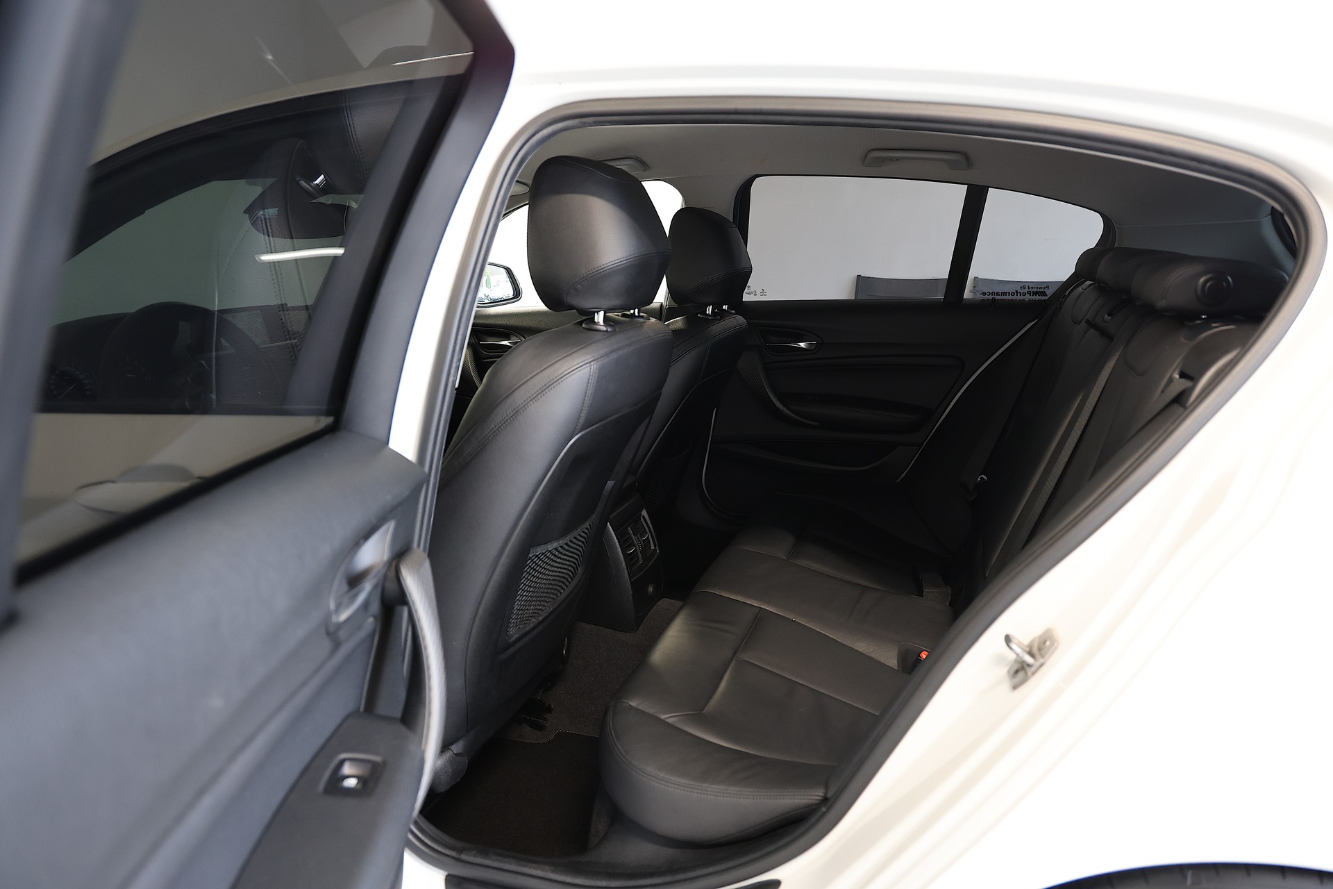 BMW 120i Sport Line-image-14