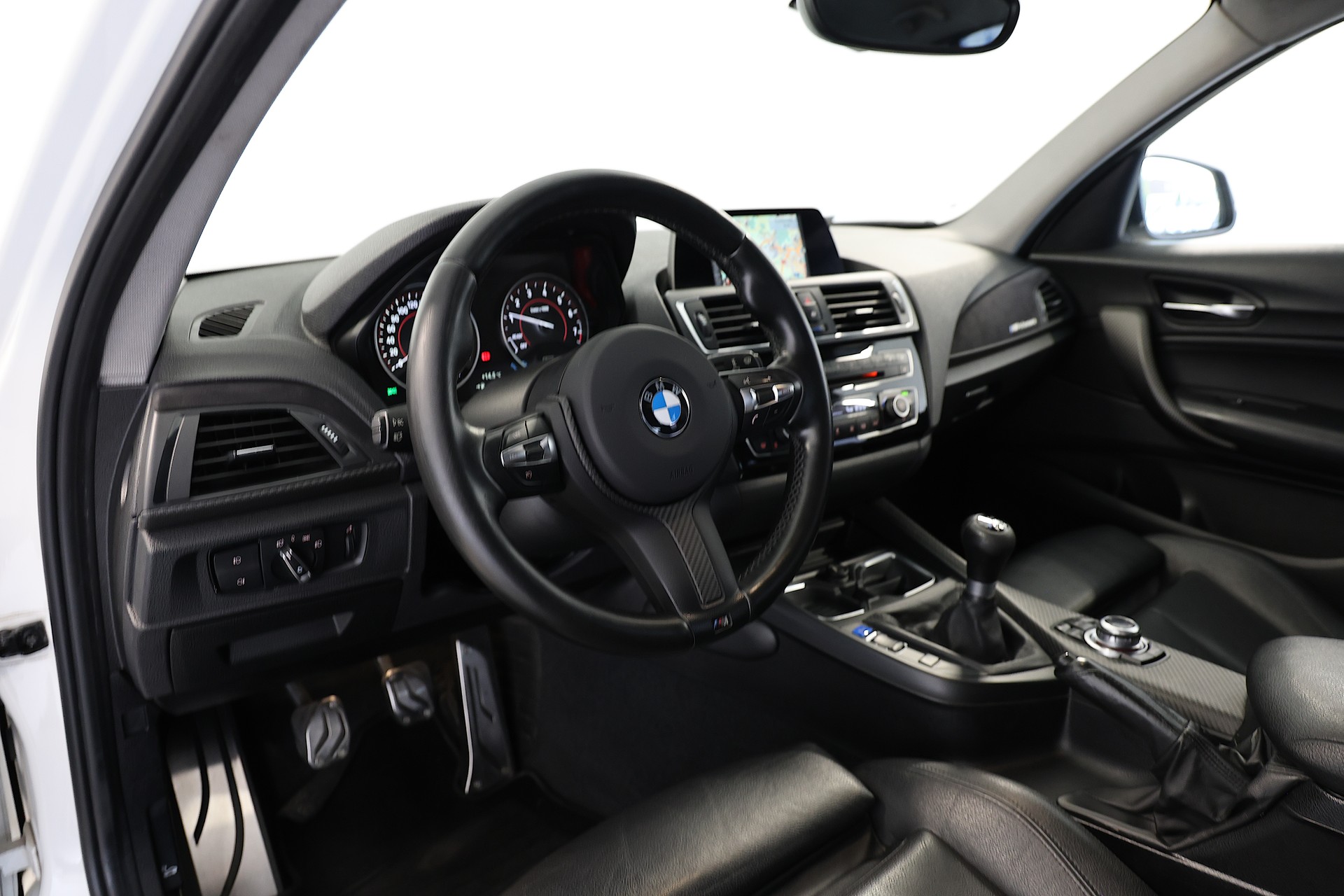 BMW 120i Sport Line-image-7