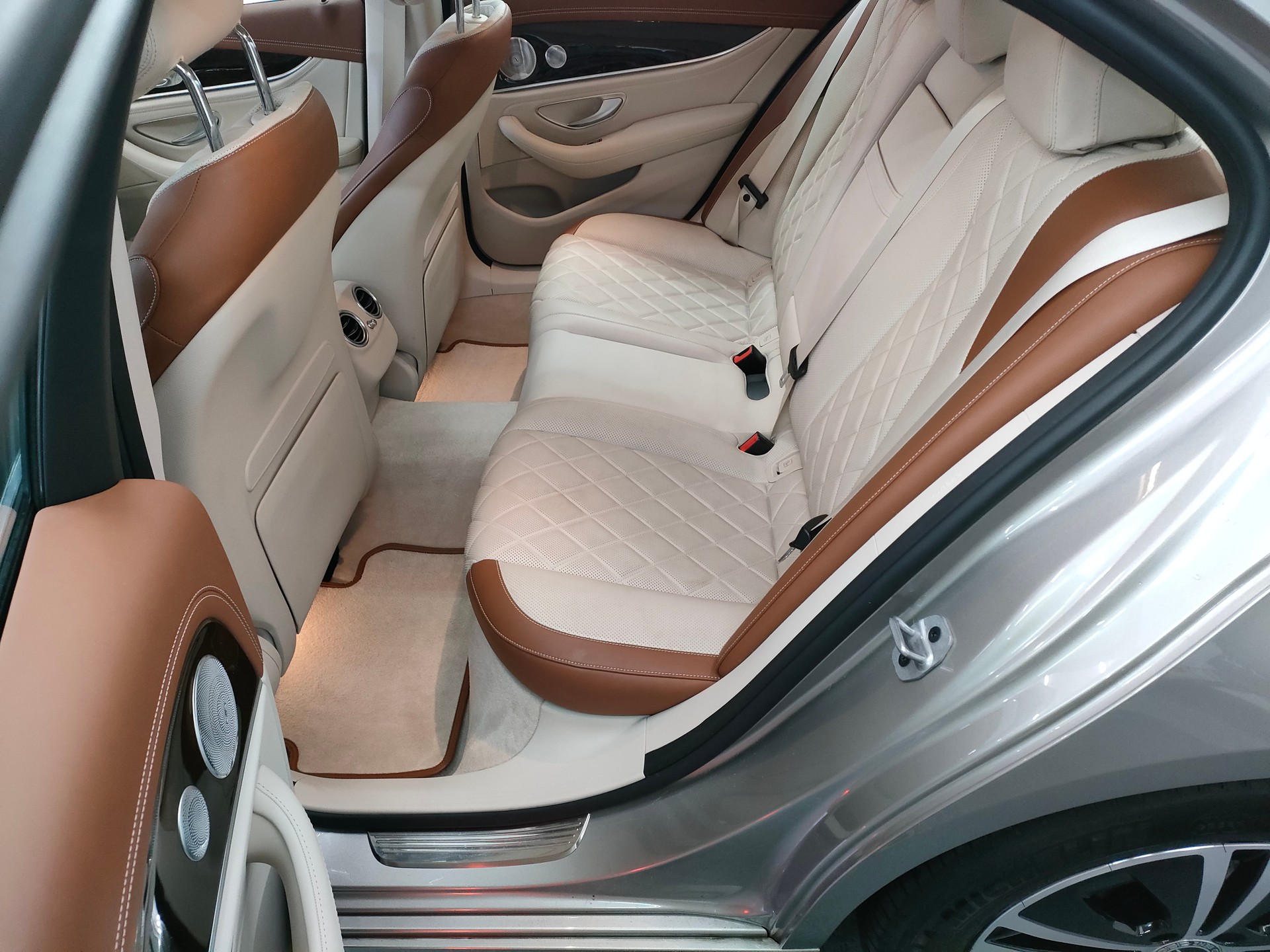 MERCEDES-BENZ E 220 d Avantgarde 9G-Tronic-image-13