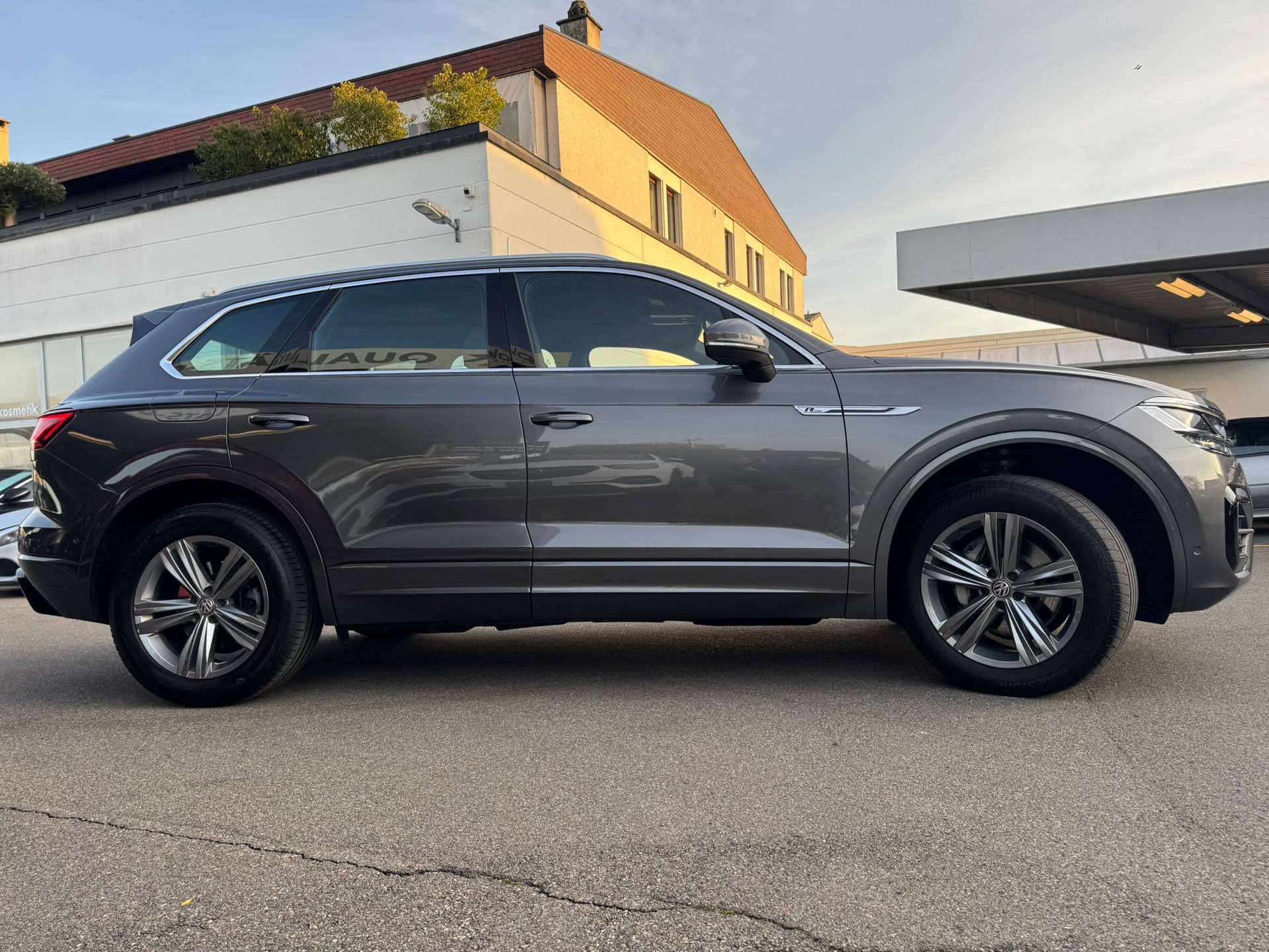 VW Touareg 3.0 TDI R Line Tiptronic-image-3