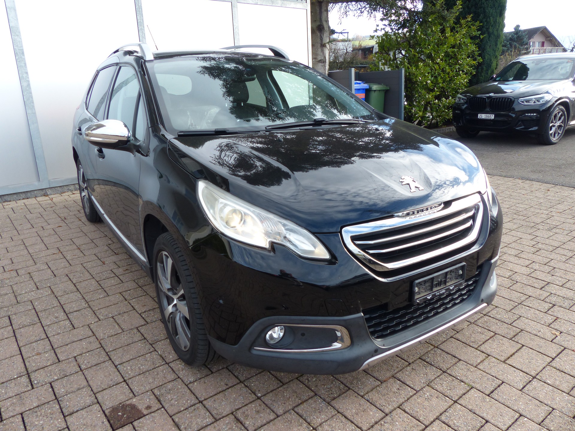 PEUGEOT 2008 1.2 PureTech Allure-image-4