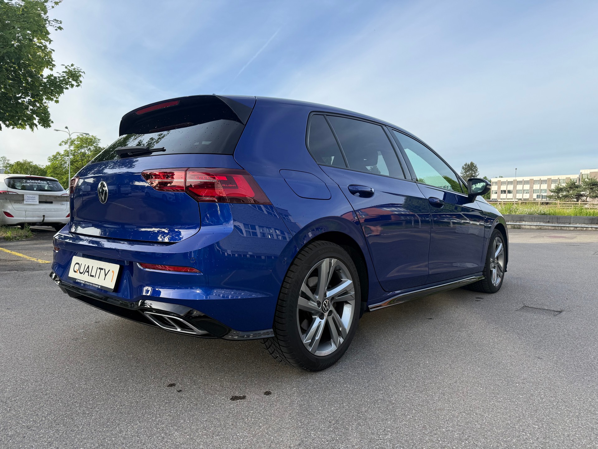 VW Golf 2.0 TDI R-Line DSG 4Motion-image-5