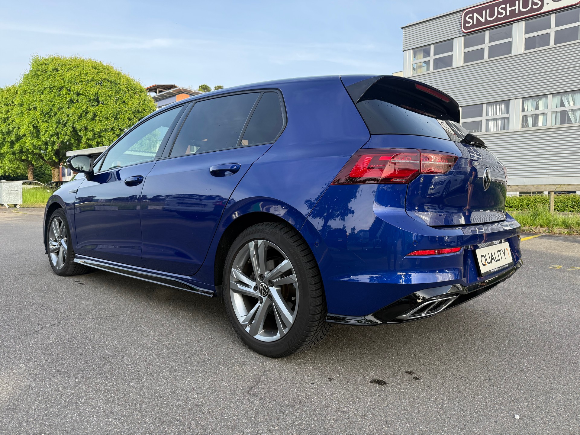 VW Golf 2.0 TDI R-Line DSG 4Motion-image-6