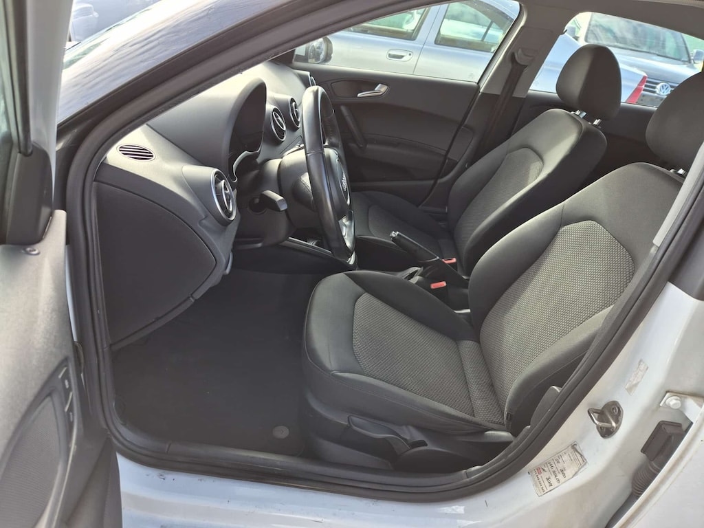 AUDI A1 Sportback 1.2 TFSI Attraction-image-7