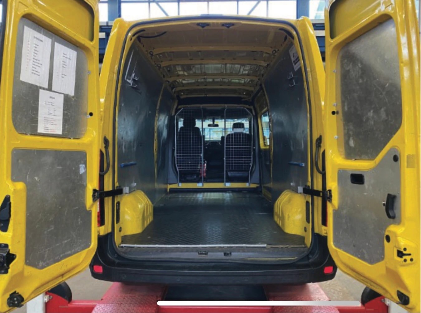 RENAULT Master T35 2.3dCi 135 L3H3-image-2