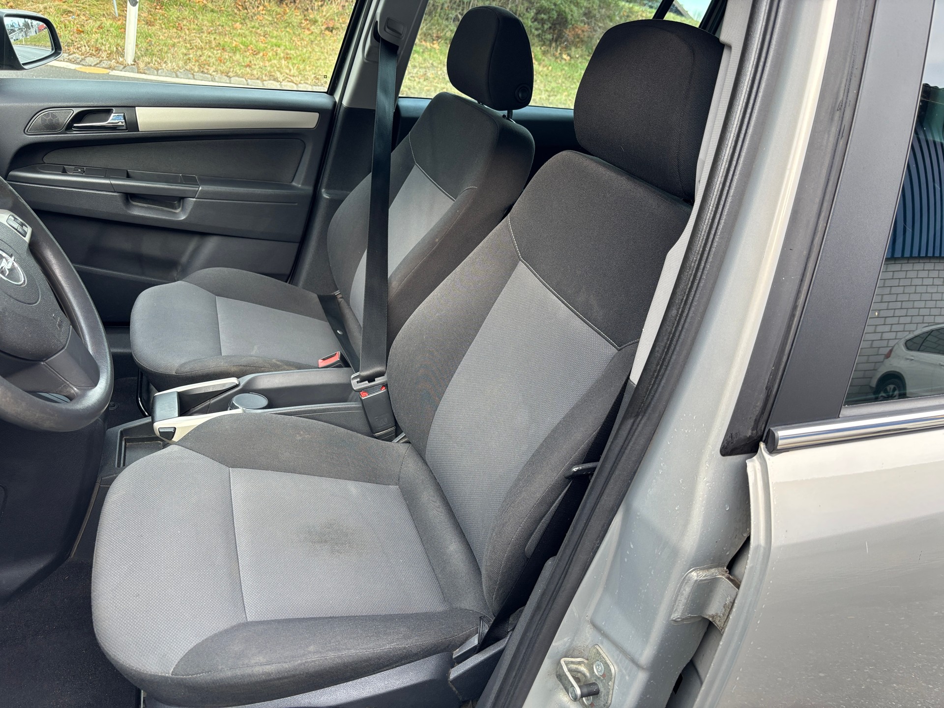 OPEL Zafira 2.2i 16V Enjoy Automatic-image-9