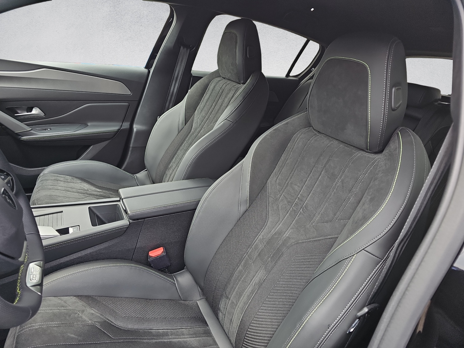PEUGEOT 308 1.6 PHEV 180 GT-image-13