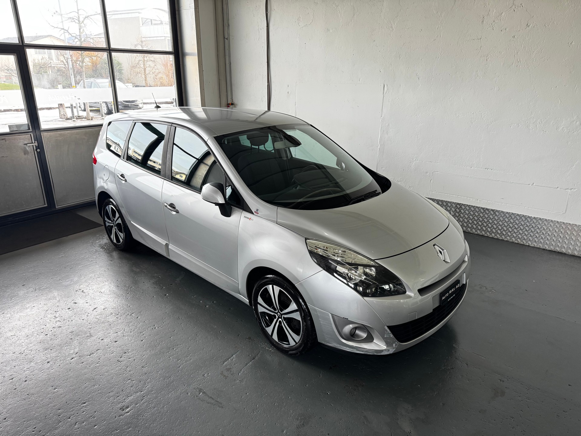 RENAULT Grand Scénic 1.6 dCi Dynamique-image-0