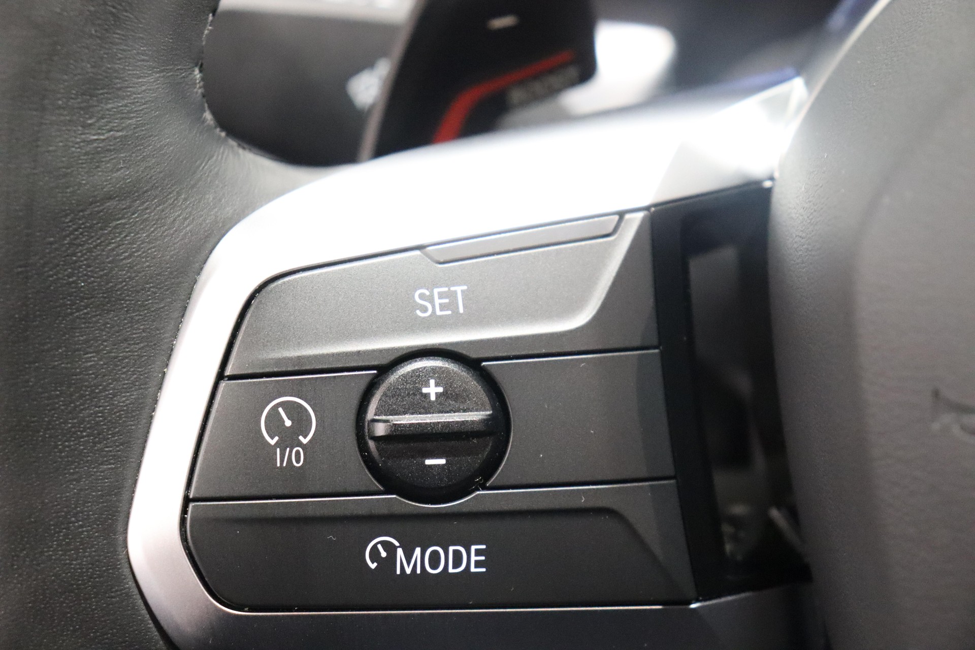 BMW X1 23i xDrive paddles-image-15