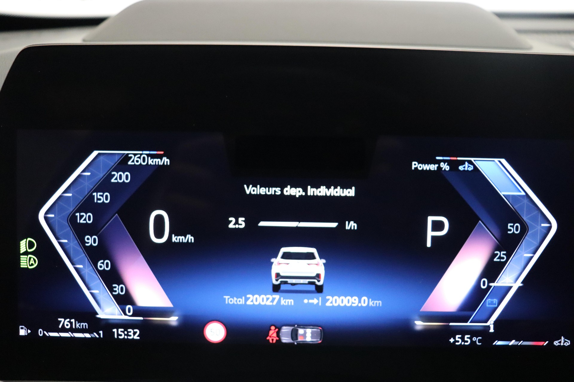 BMW X1 23i xDrive paddles-image-12