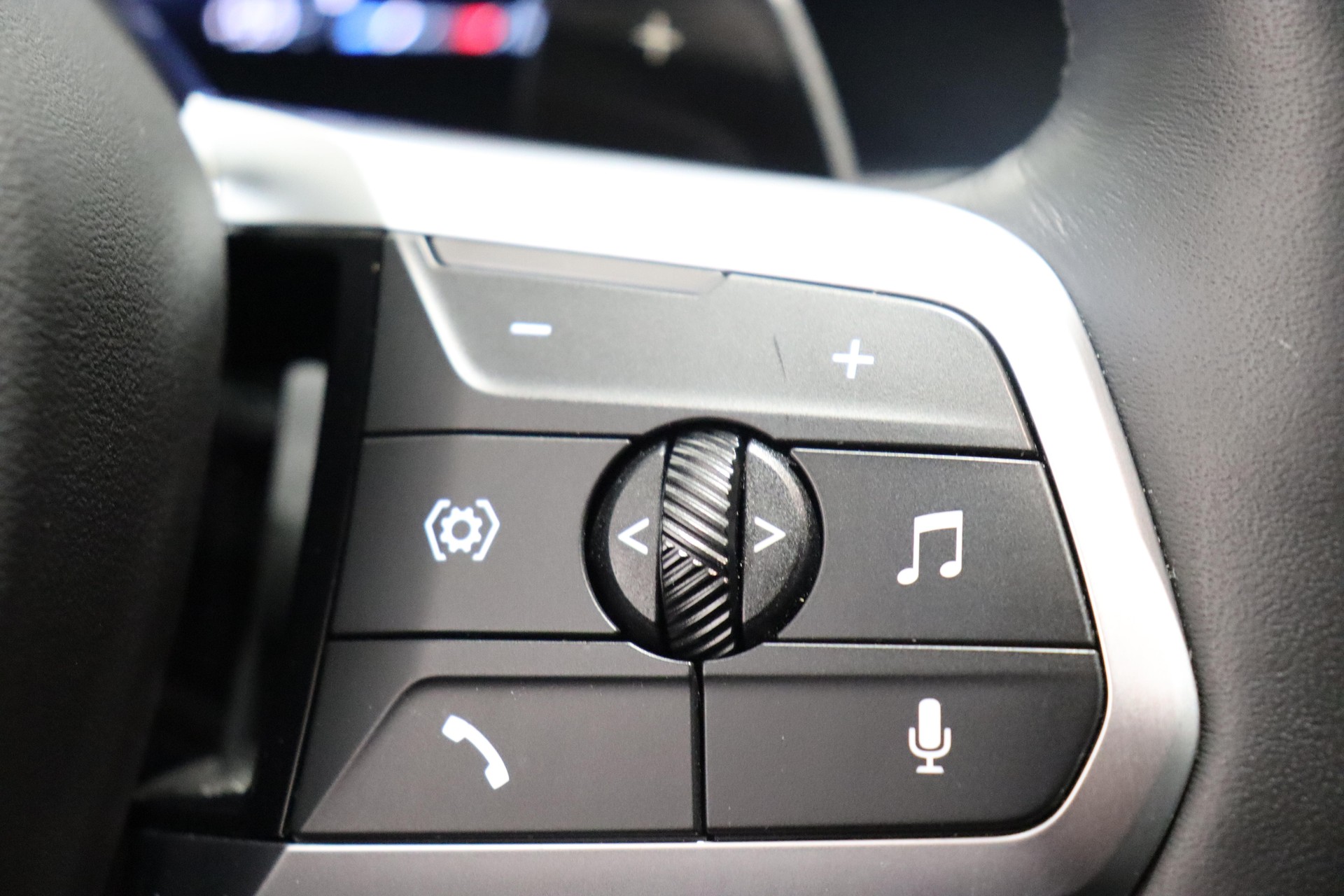 BMW X1 23i xDrive paddles-image-16