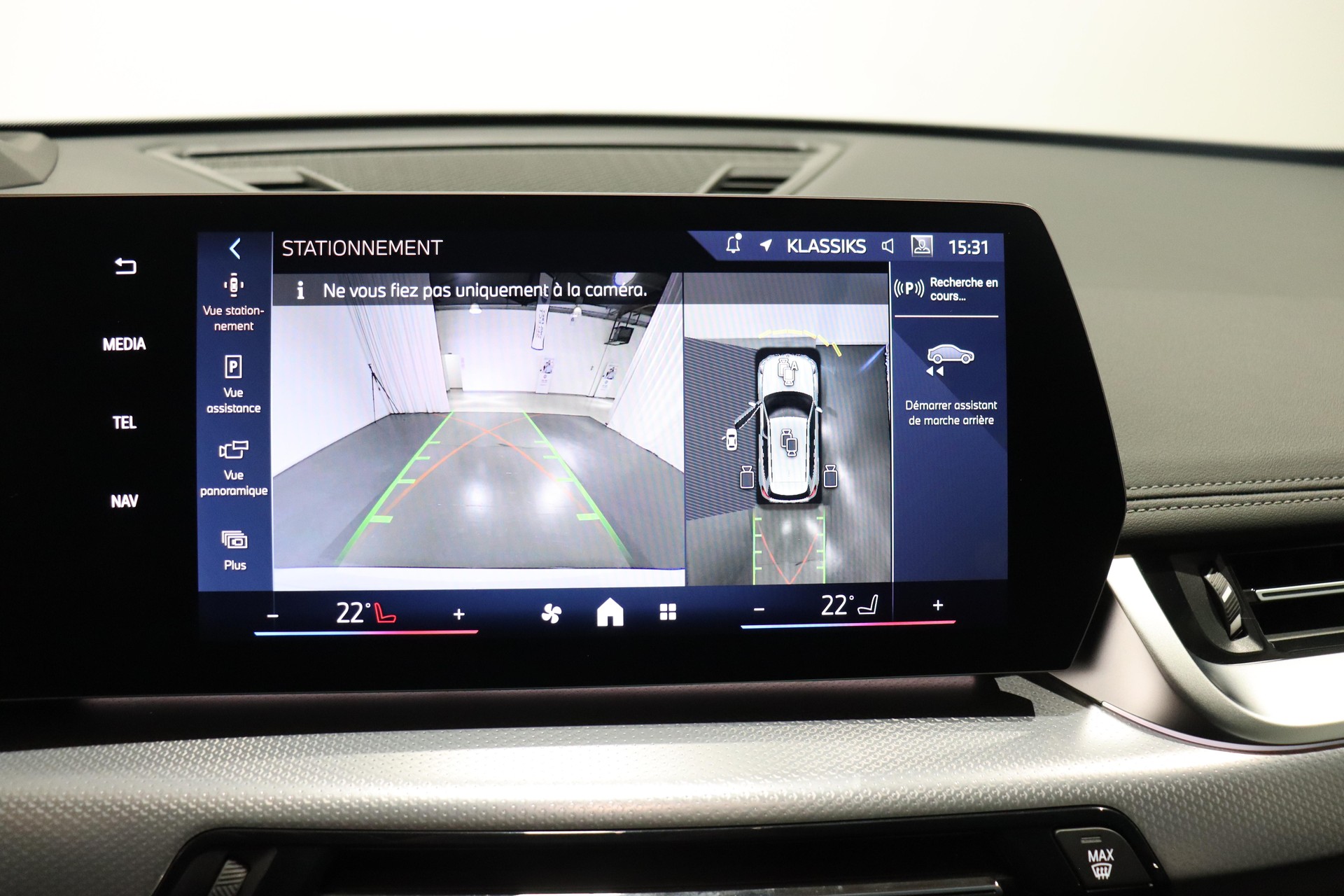 BMW X1 23i xDrive paddles-image-17