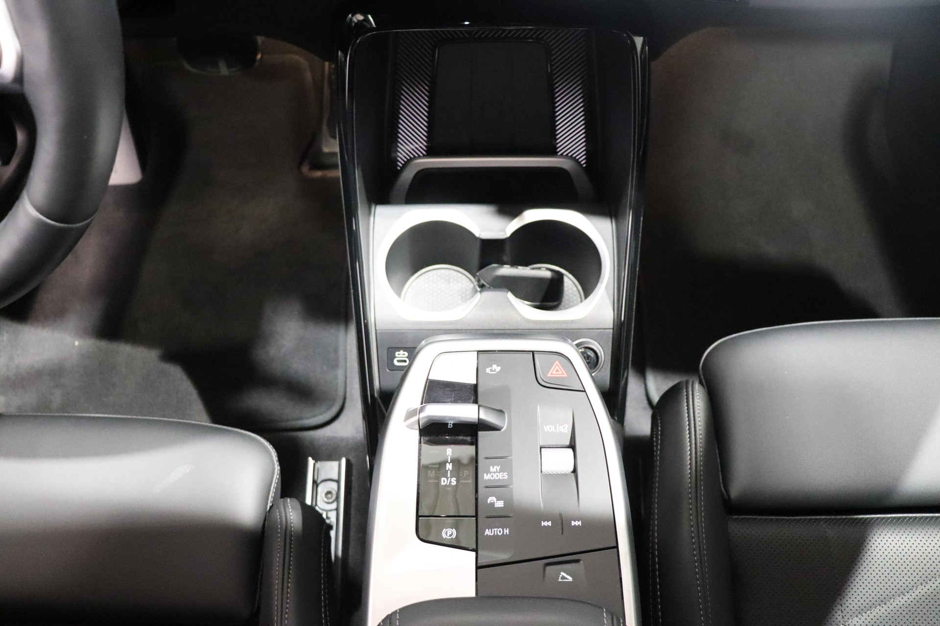 BMW X1 23i xDrive paddles-image-11