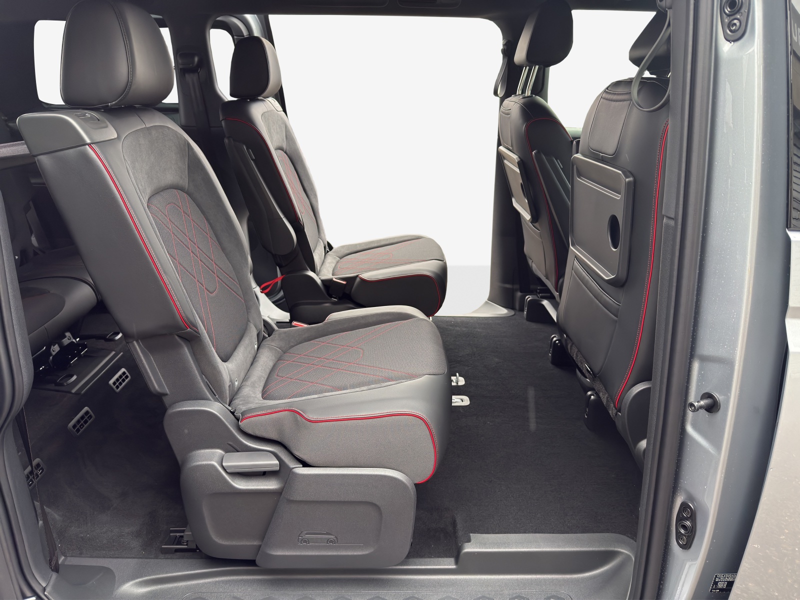 VW ID.Buzz LWB GTX 4 Motion-image-13
