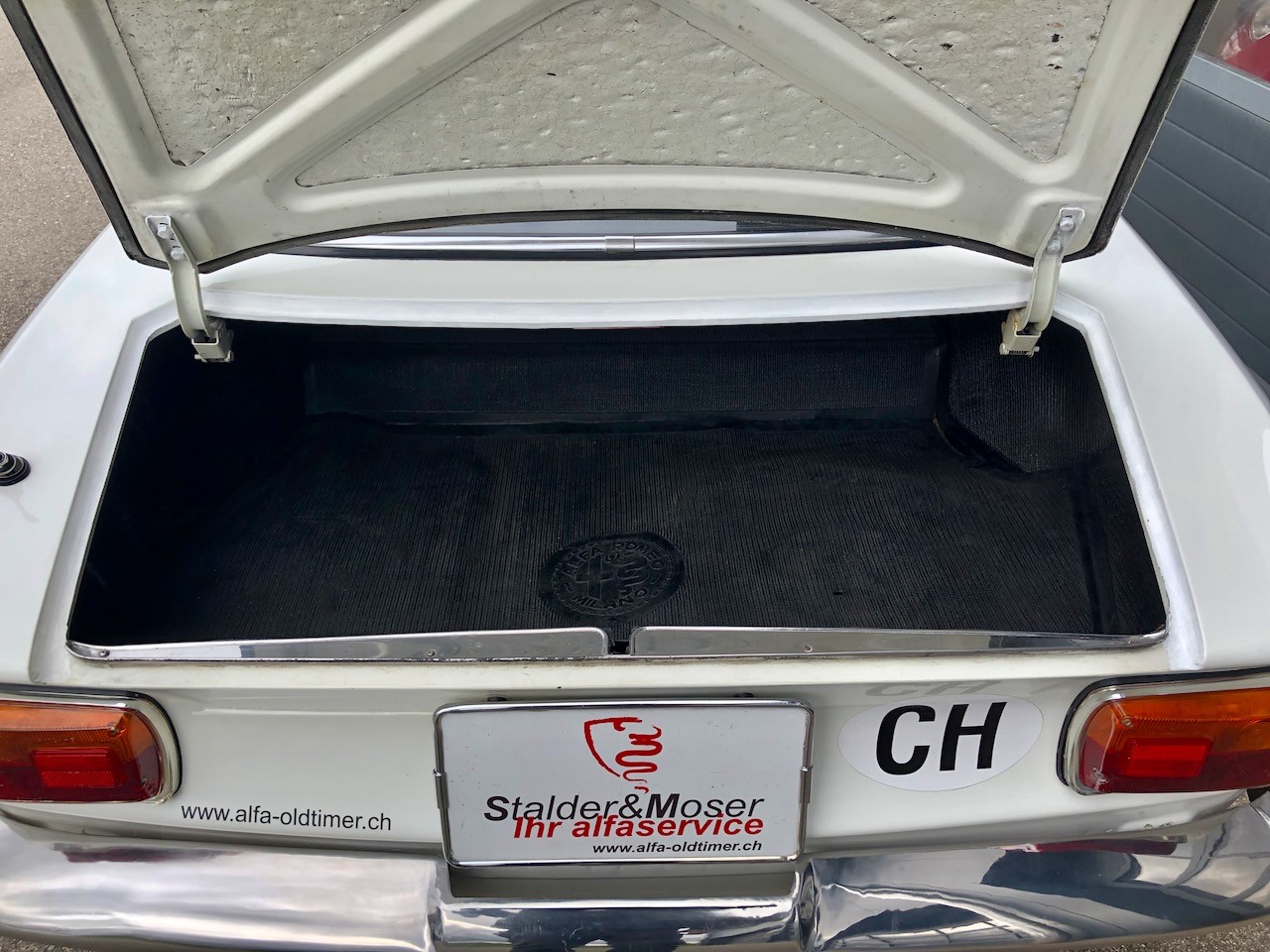 ALFA ROMEO GT 1300 Junior-image-9