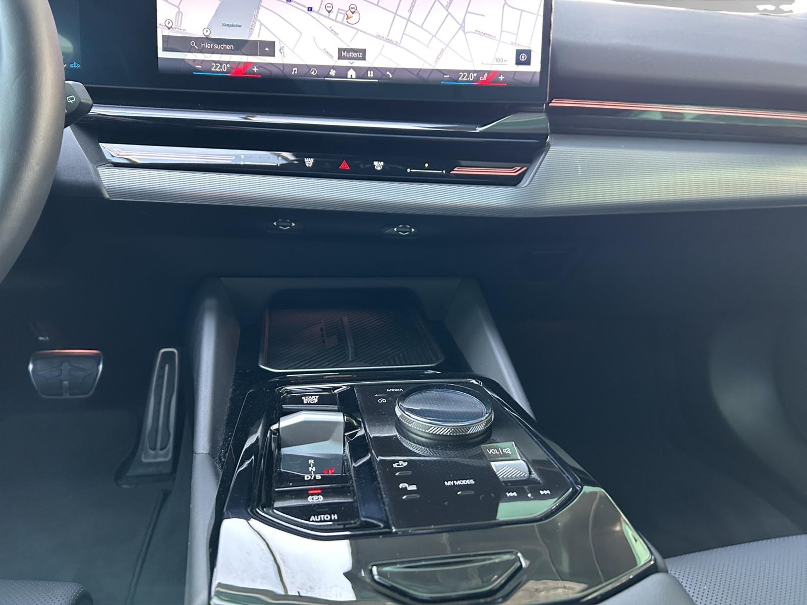 BMW 520d xDrive Touring-image-7
