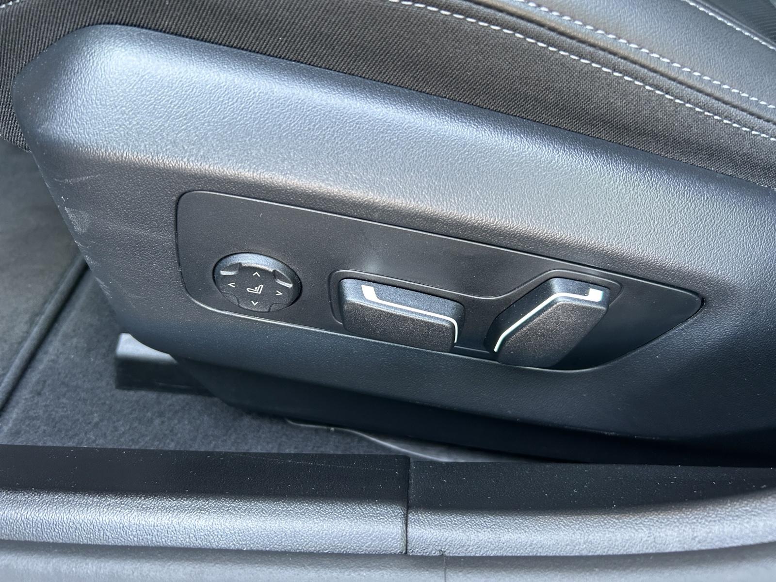 BMW 520d xDrive Touring-image-15