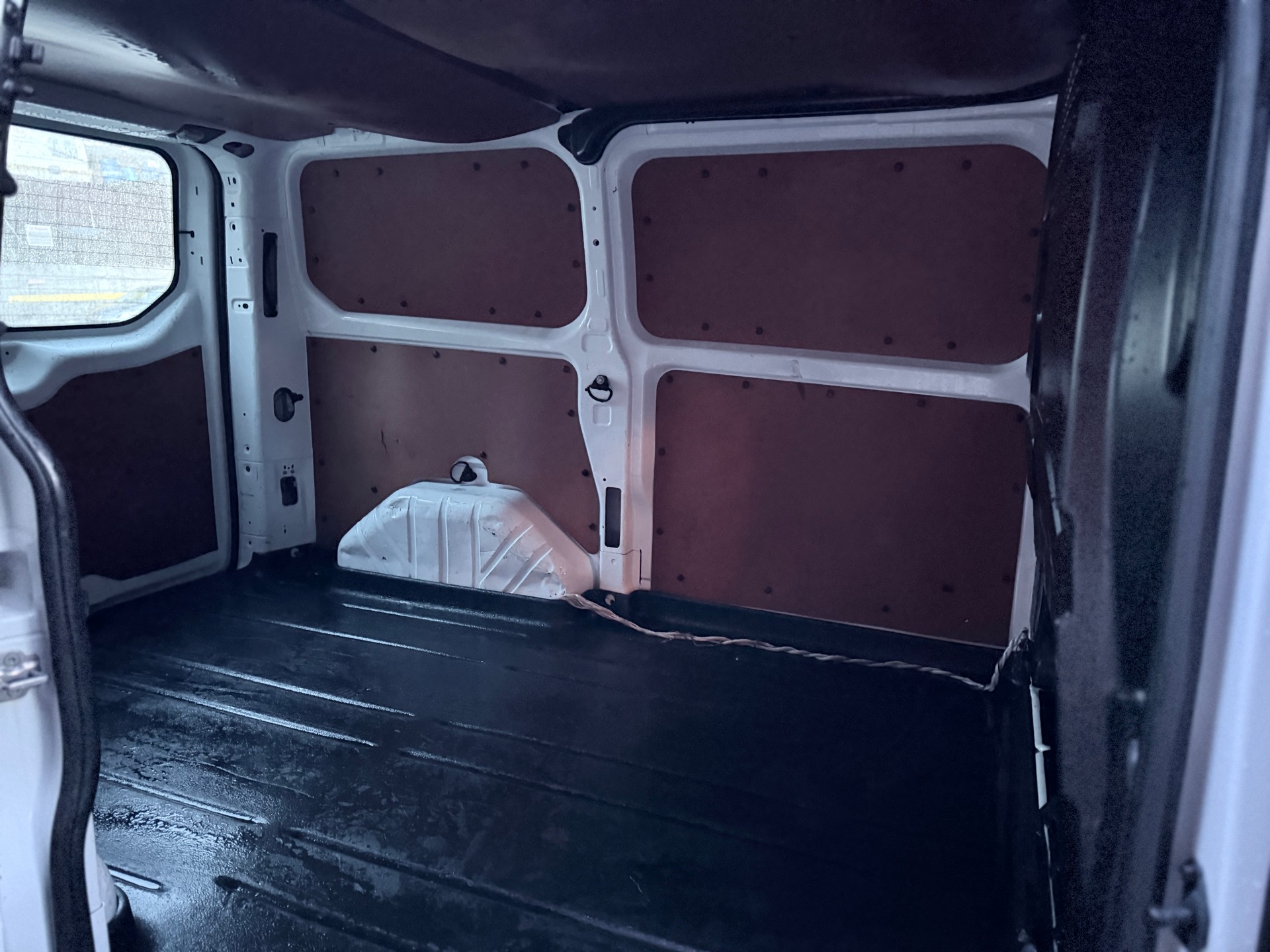 FORD Transit Custom Van 250 L1H1 Level 3-image-9