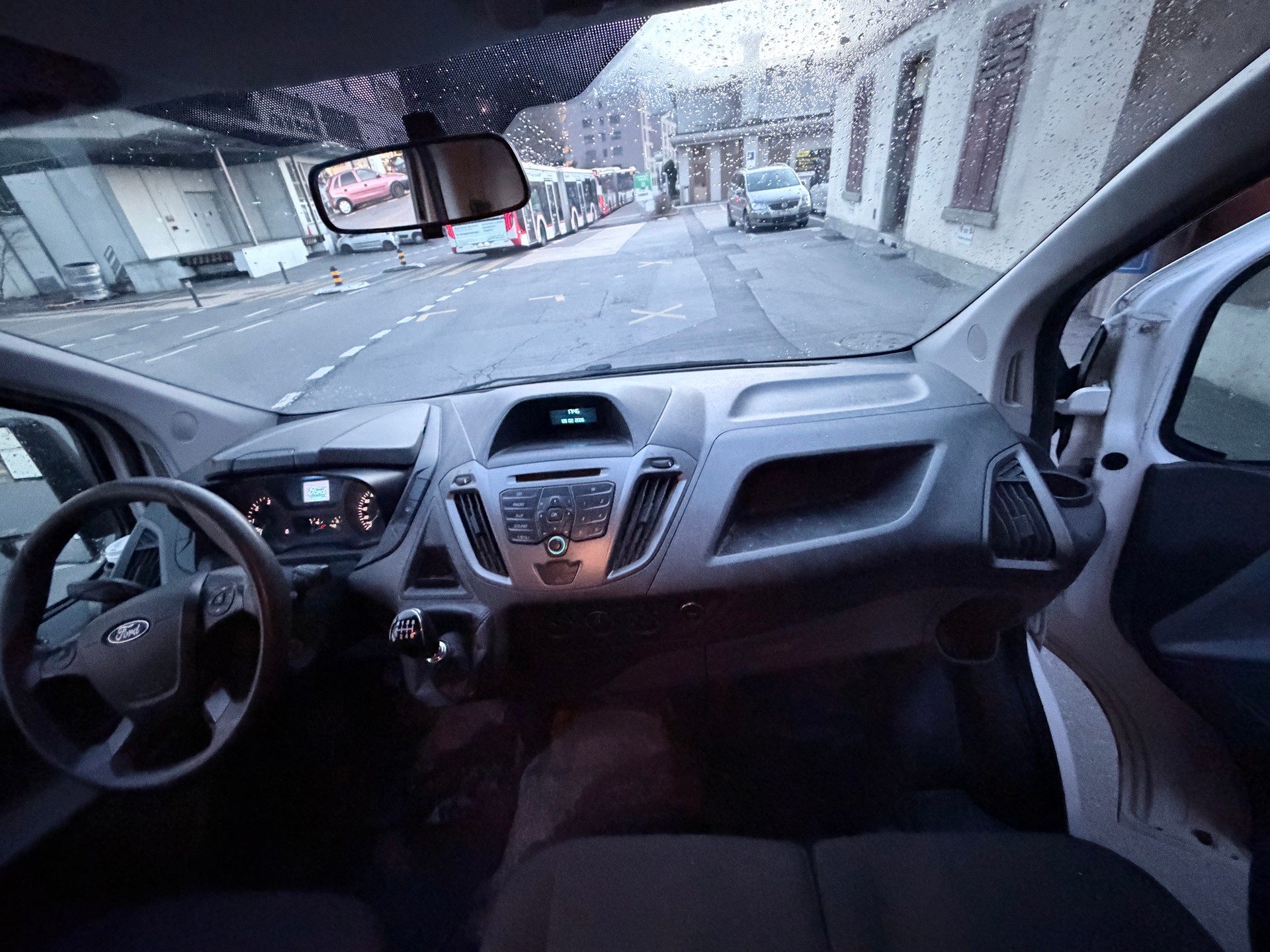 FORD Transit Custom Van 250 L1H1 Level 3-image-11