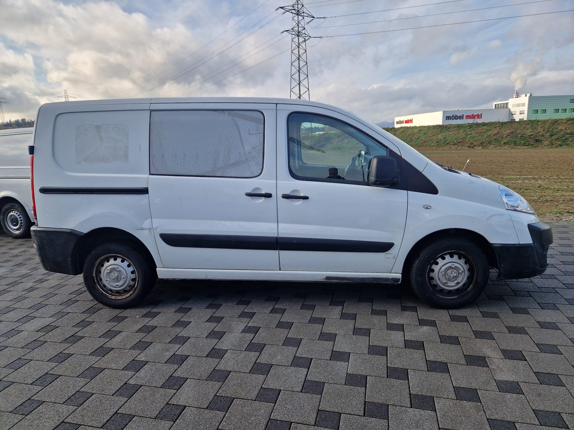 PEUGEOT Expert 2.0 HDi 229 L2H1-image-3