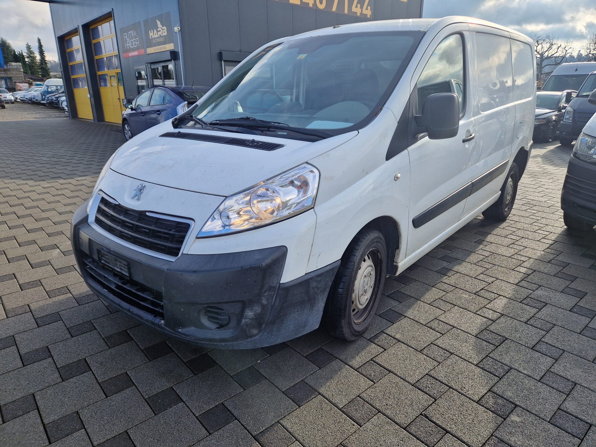 PEUGEOT Expert 2.0 HDi 229 L2H1-image-1