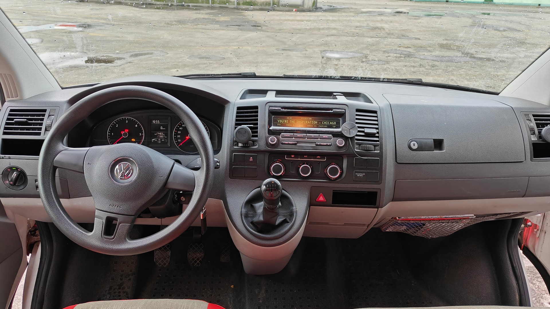 VW T5 2.0 TDI-image-3
