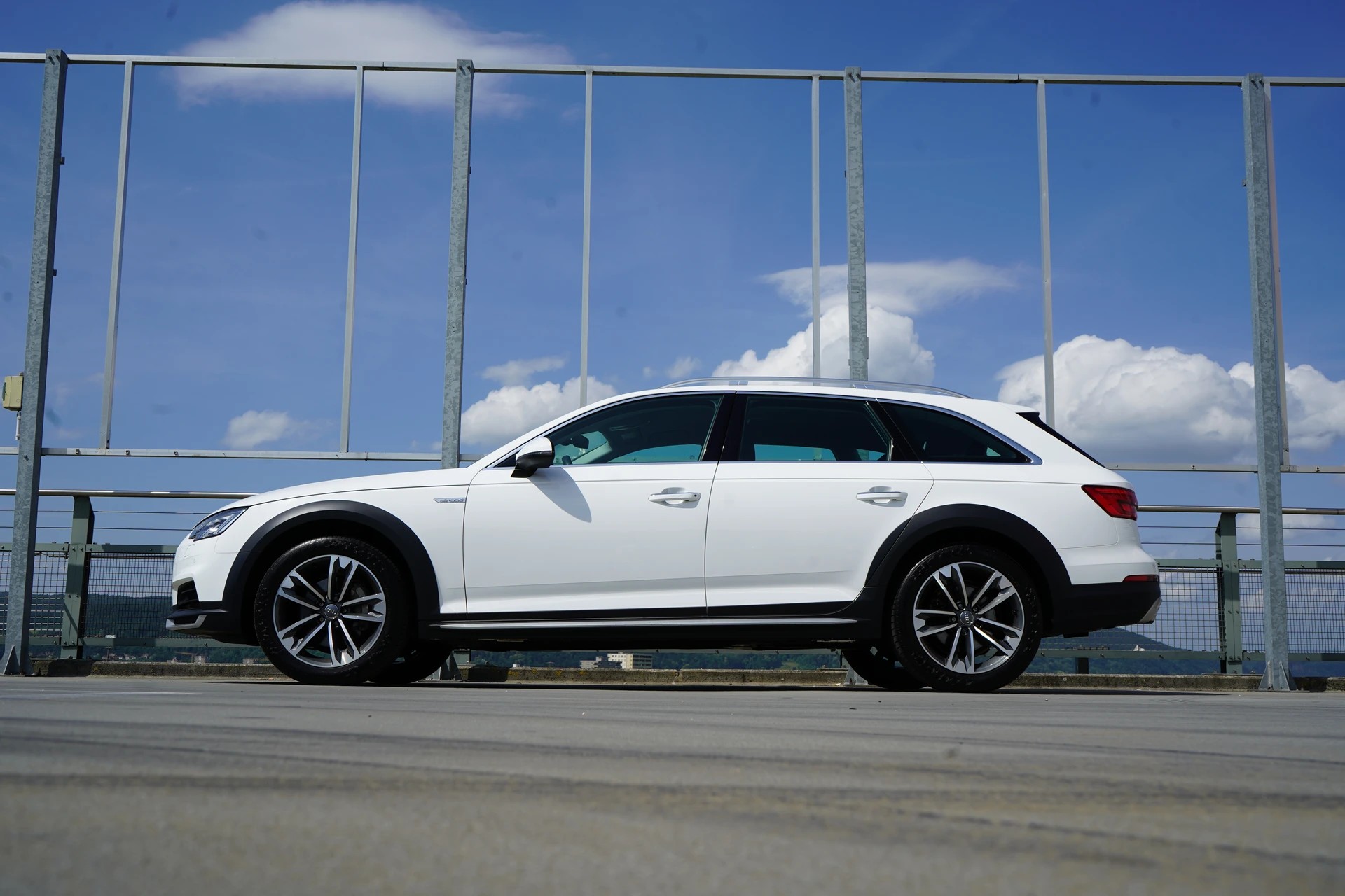 AUDI A4 ALLROAD 3.0 TDI QUATTRO S-TRONIC l 218 PS-image-1